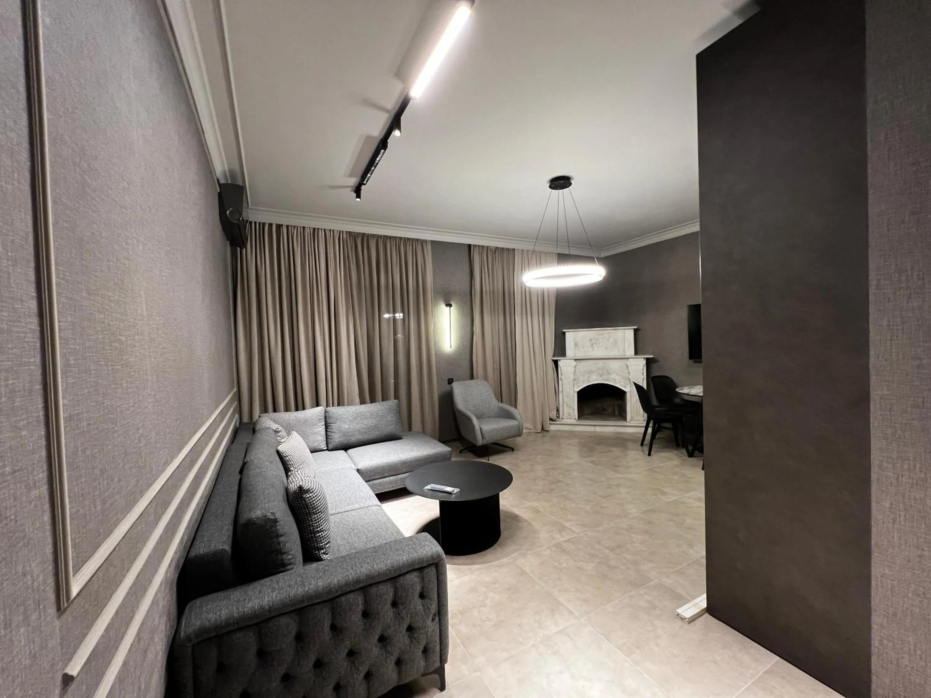 Seating area in Apart leitmotif