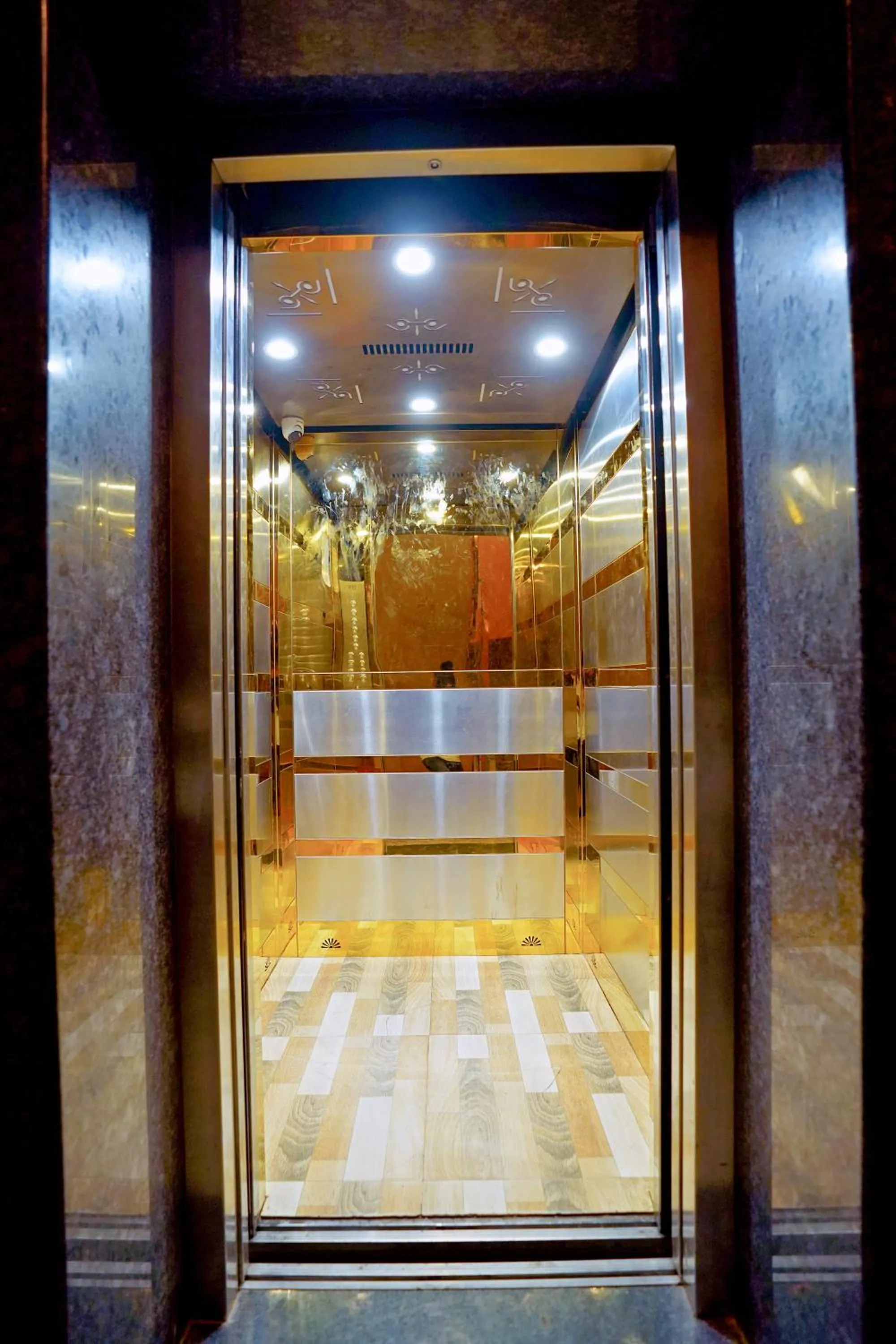 elevator in Hotel Maharaja Palace Boutique Hotels Near Medanta Medicity Gurgaon