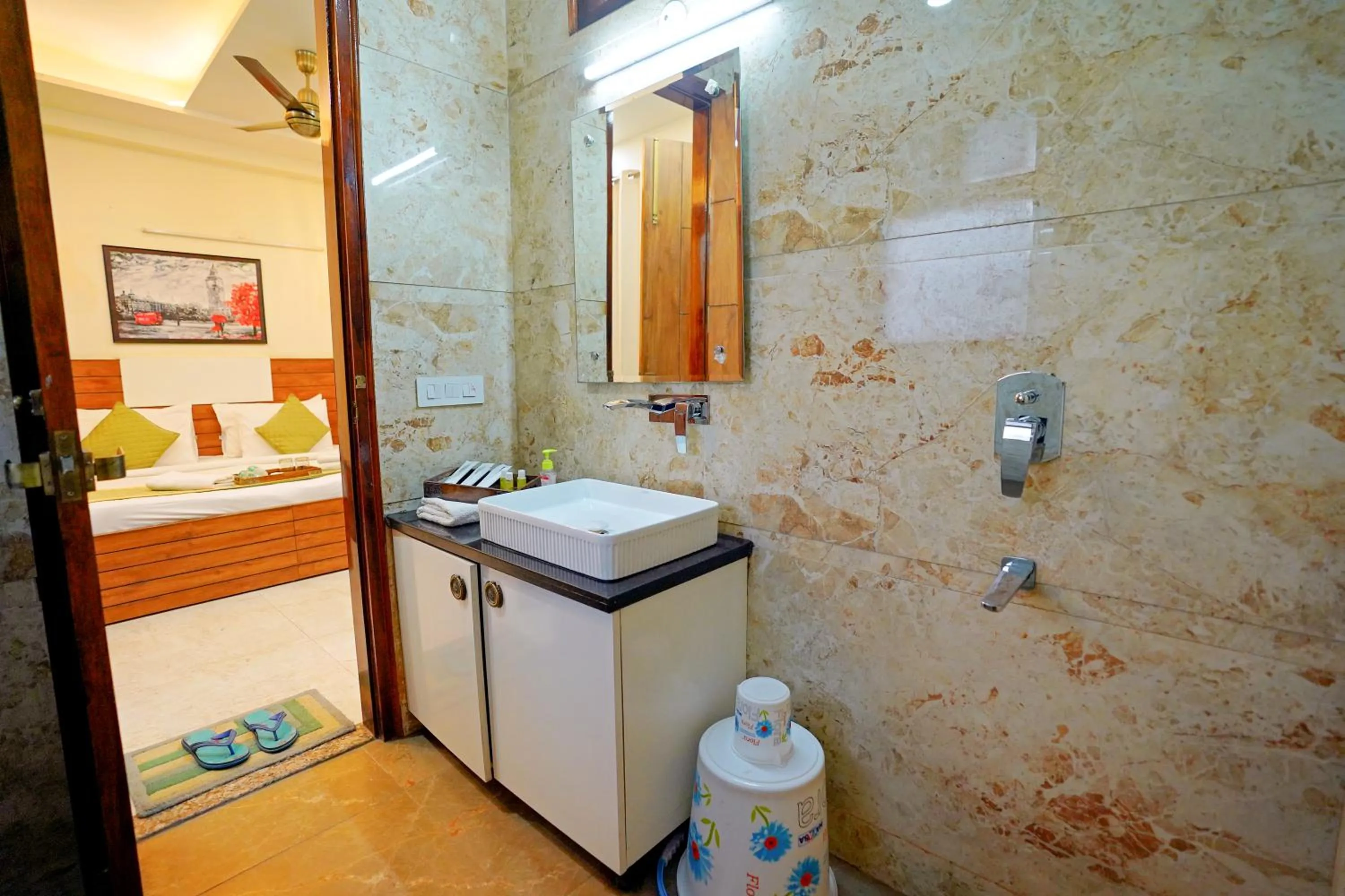 Bathroom in Hotel Maharaja Palace Boutique Hotels Near Medanta Medicity Gurgaon