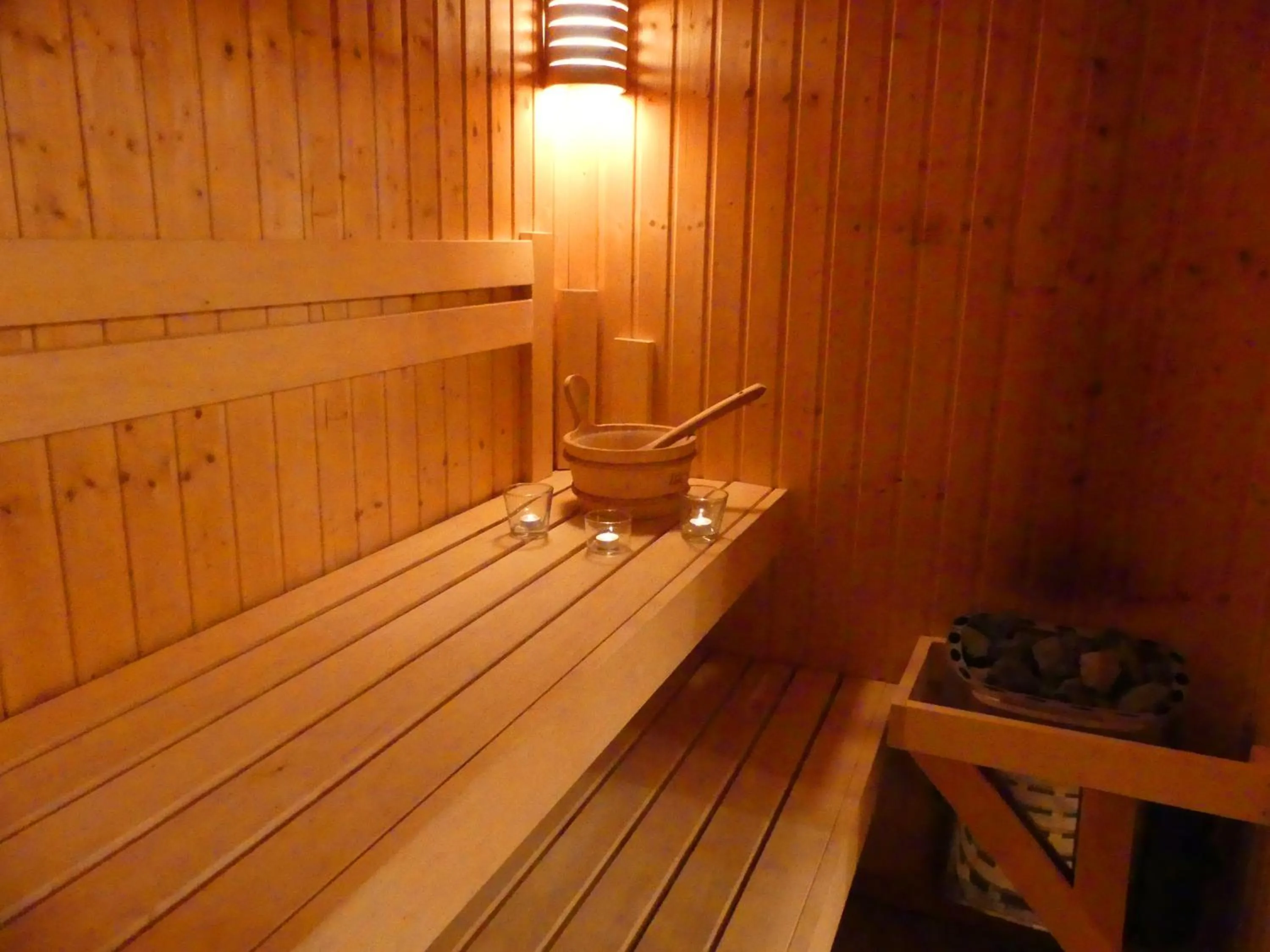 Sauna in La Chaumiere - Luxury Traditional Chalet, Châtel