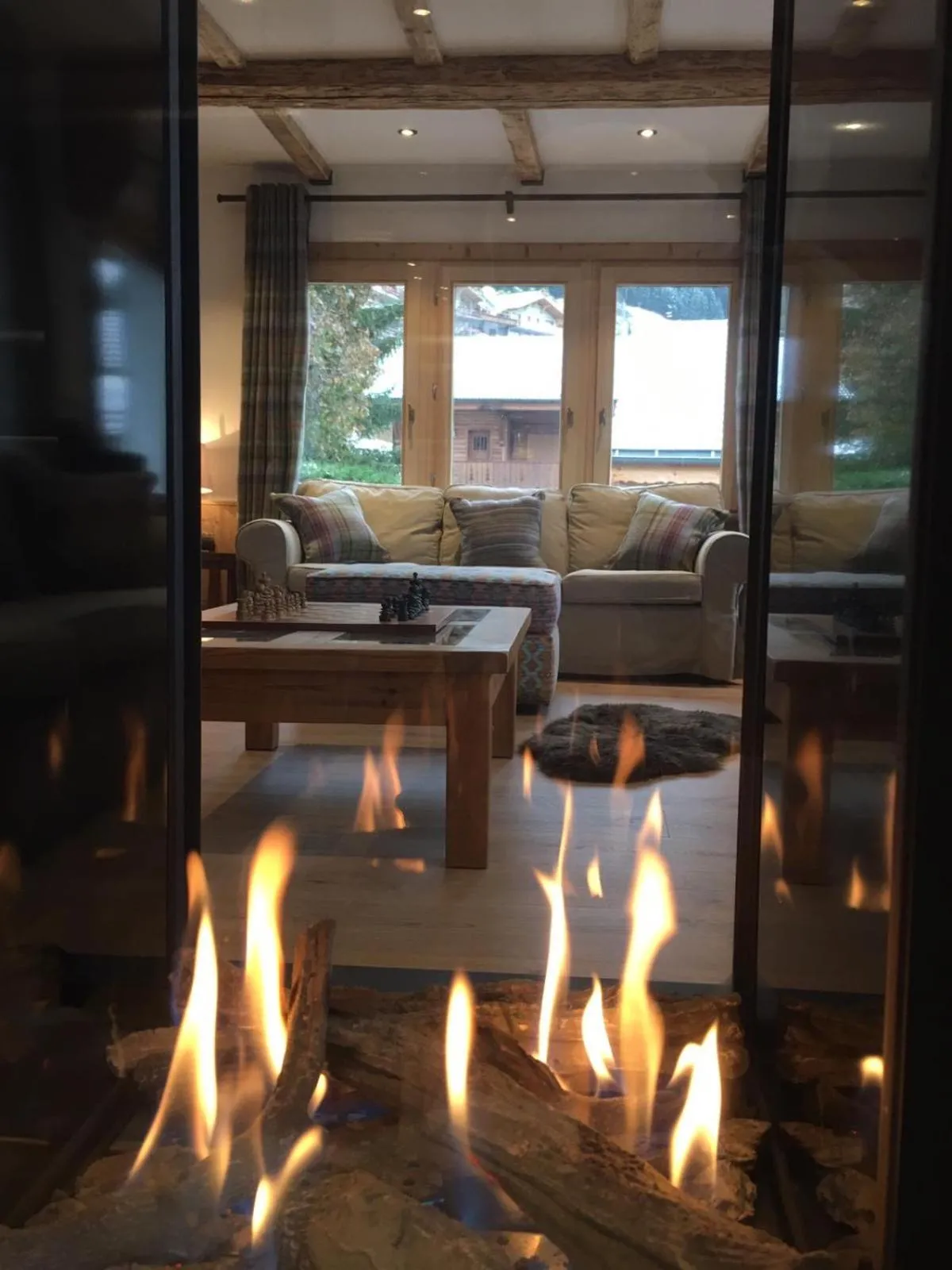 Living room in La Chaumiere - Luxury Traditional Chalet, Châtel