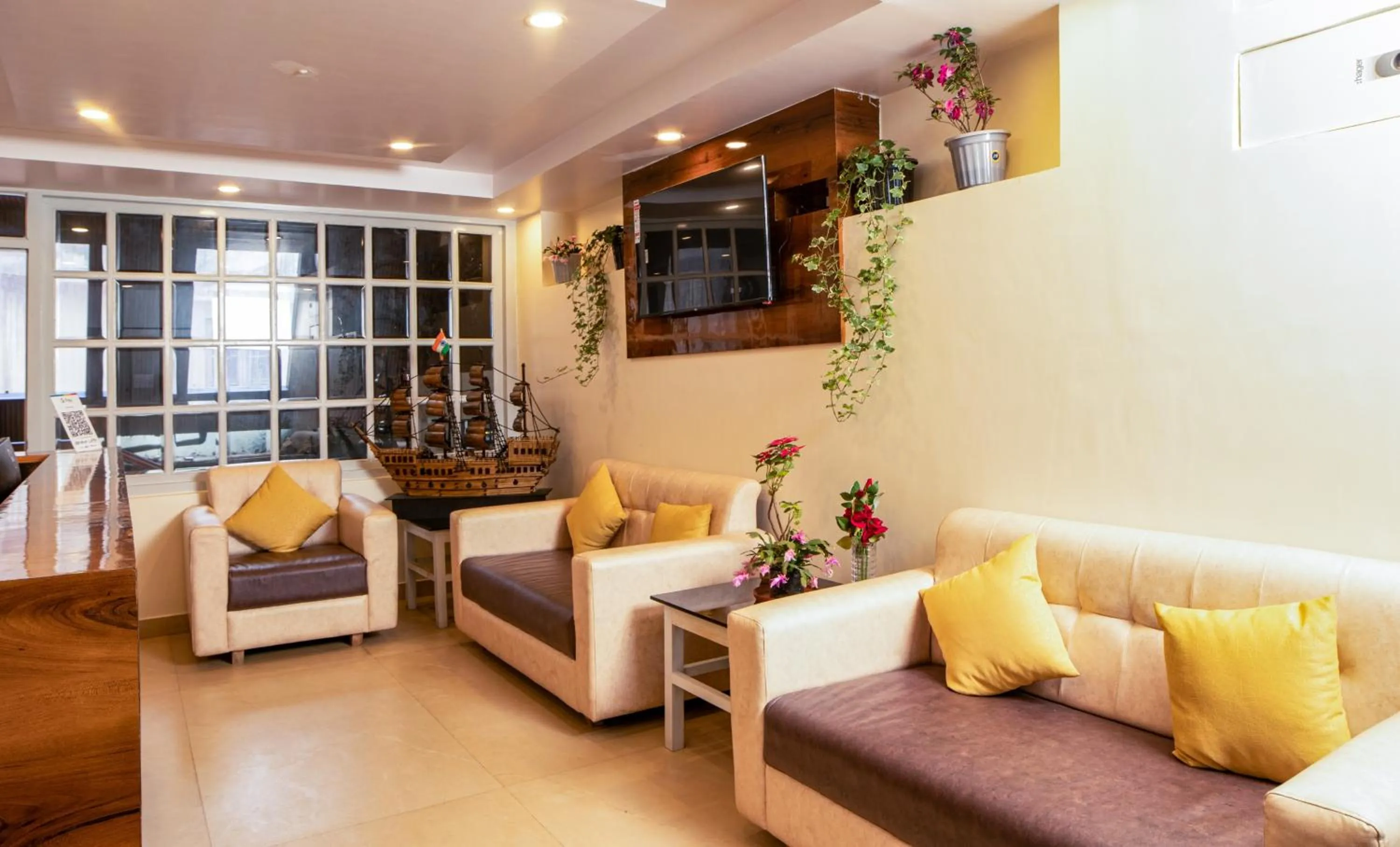 Lobby or reception in Hotel Raj Ville - Darjeeling Hotel Near Mall Road