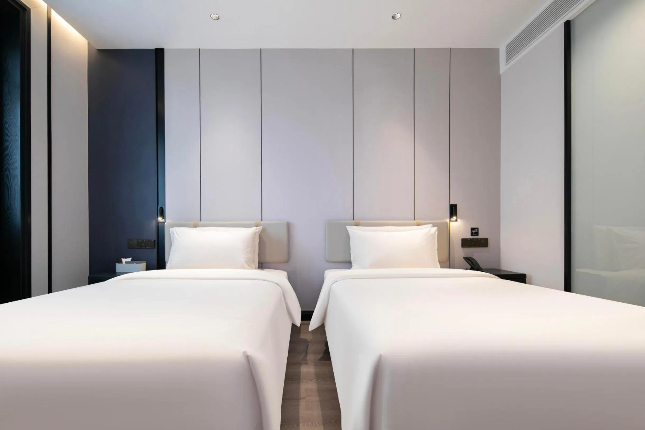 Bed in Atour X Hotel Hangzhou West Lake Wulin Plaza Yan'an Road