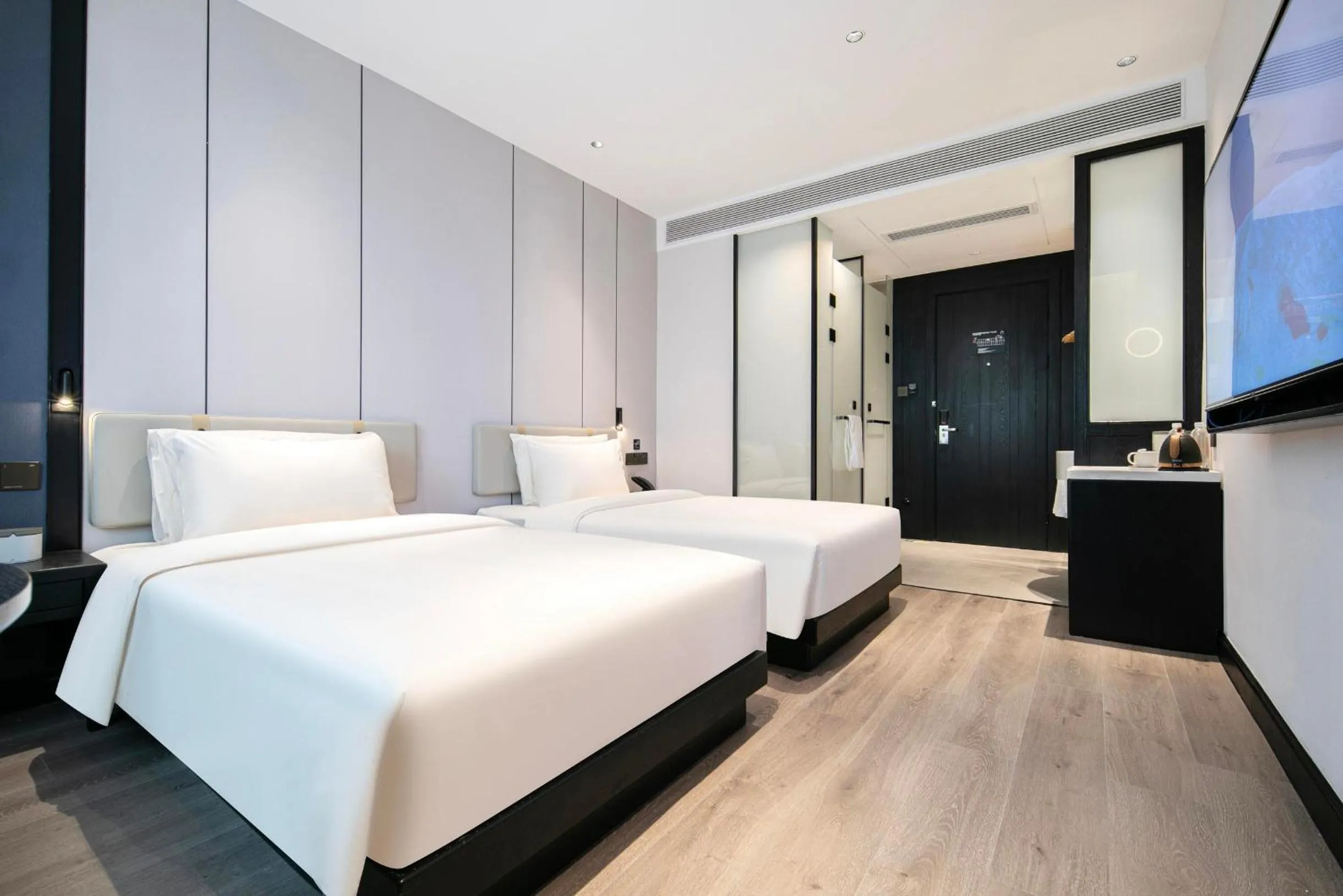 Bed in Atour X Hotel Hangzhou West Lake Wulin Plaza Yan'an Road