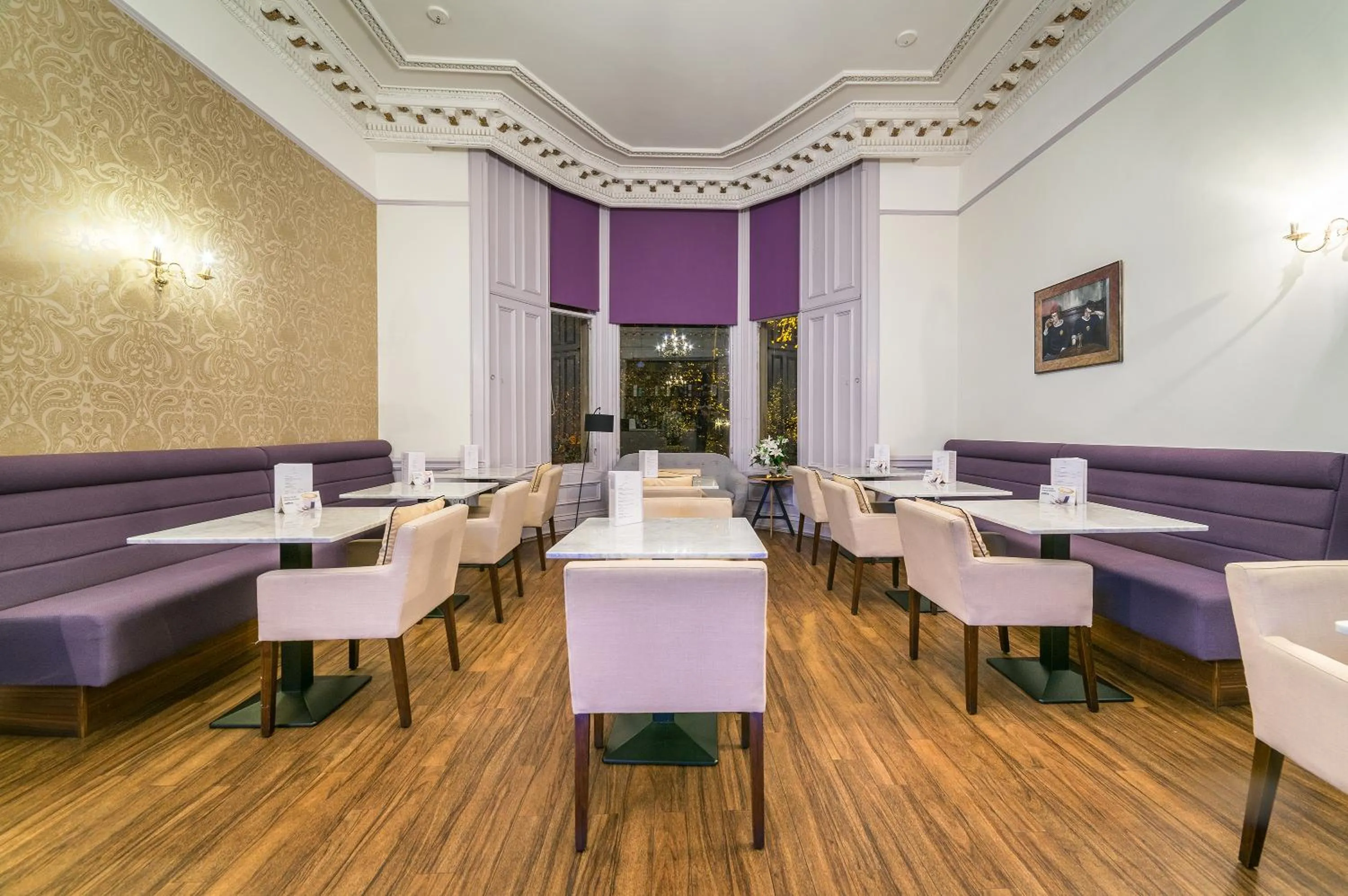 Restaurant/places to eat in The Belhaven Hotel