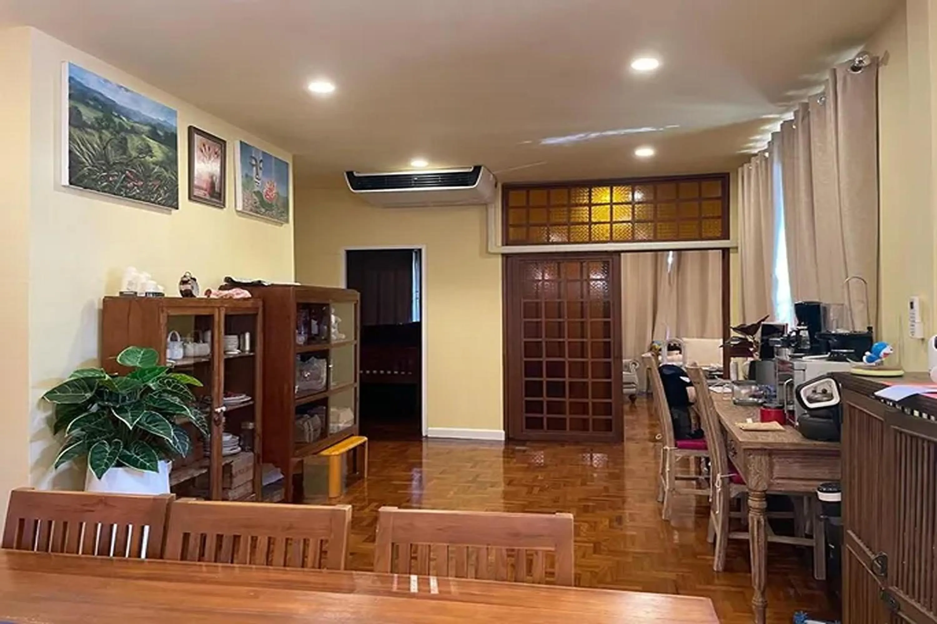 Dining area in Baan Wang Tarn
