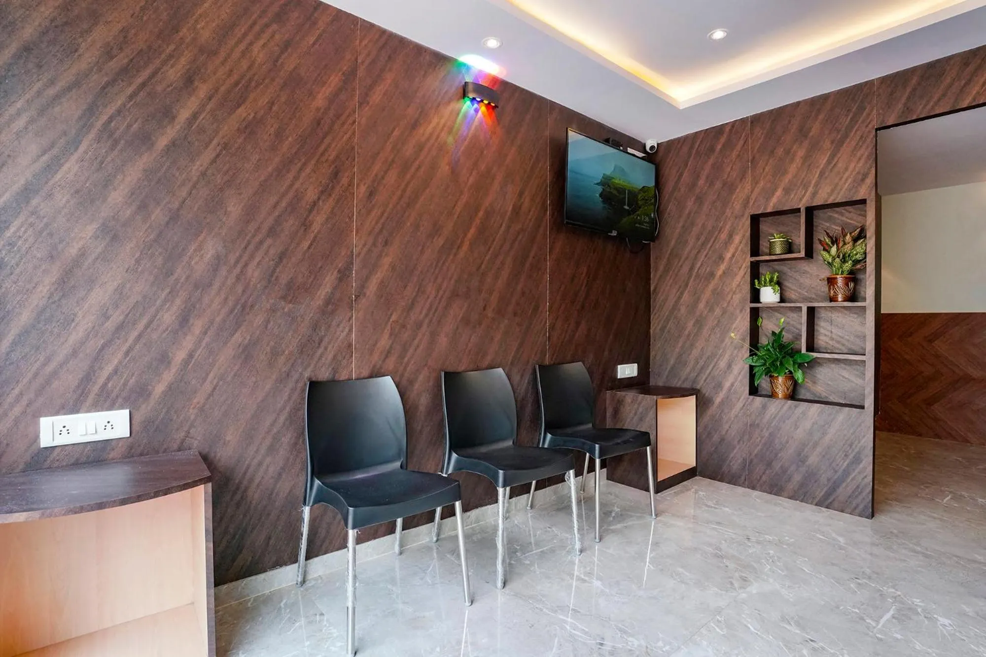 Seating area in Via Antlers