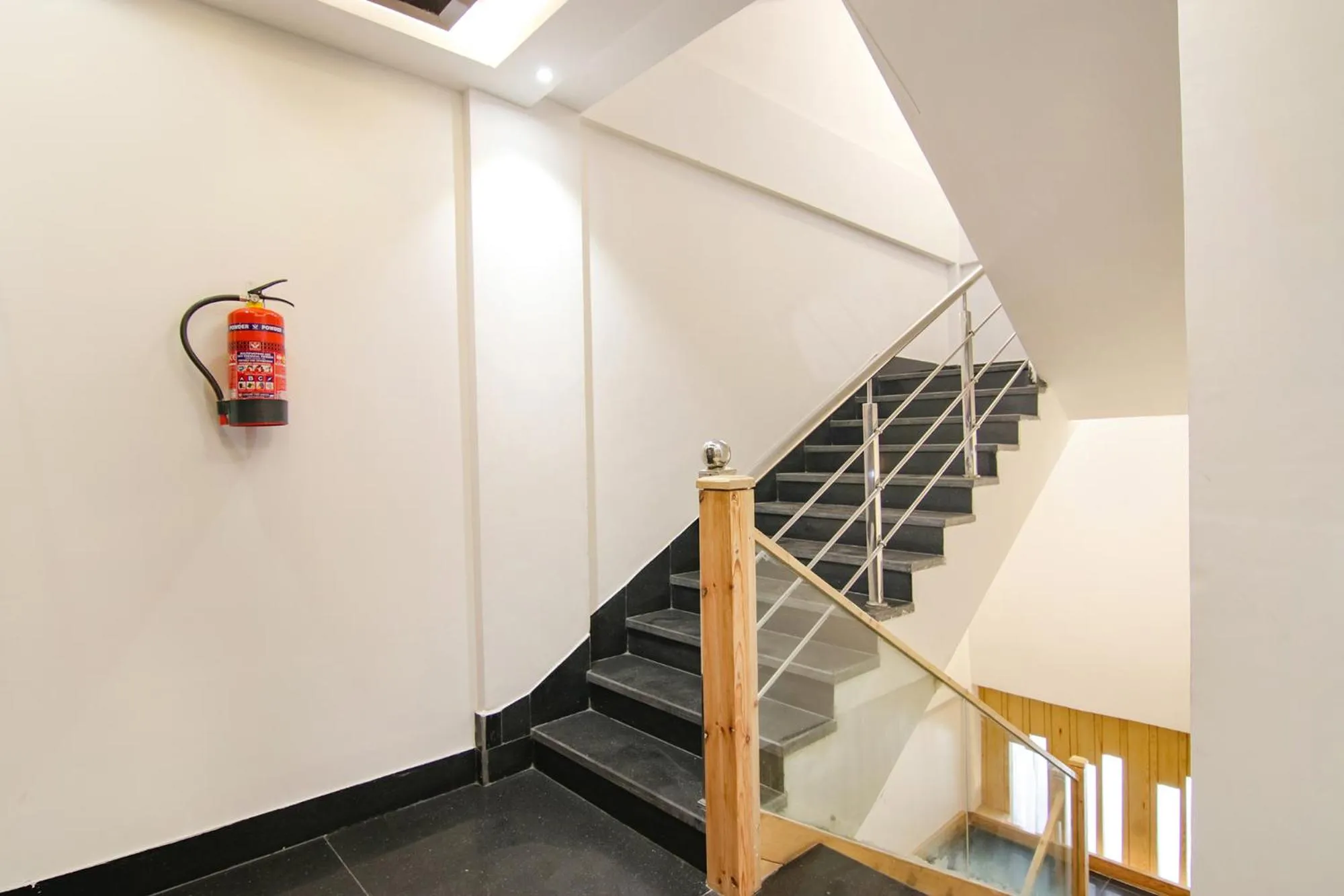 Lobby or reception in FabHotel Prism Grand - Nr Zirakpur Bus Stand'