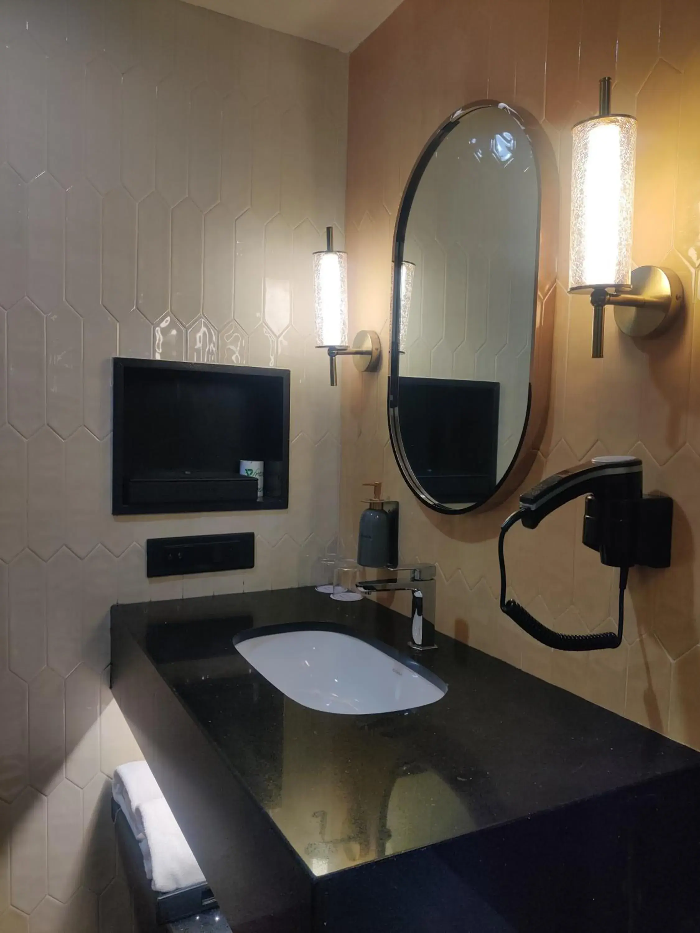 Standard King Room in Le Poshe, Kodaikanal Standard King Room in Le Poshe, Kodaikanal