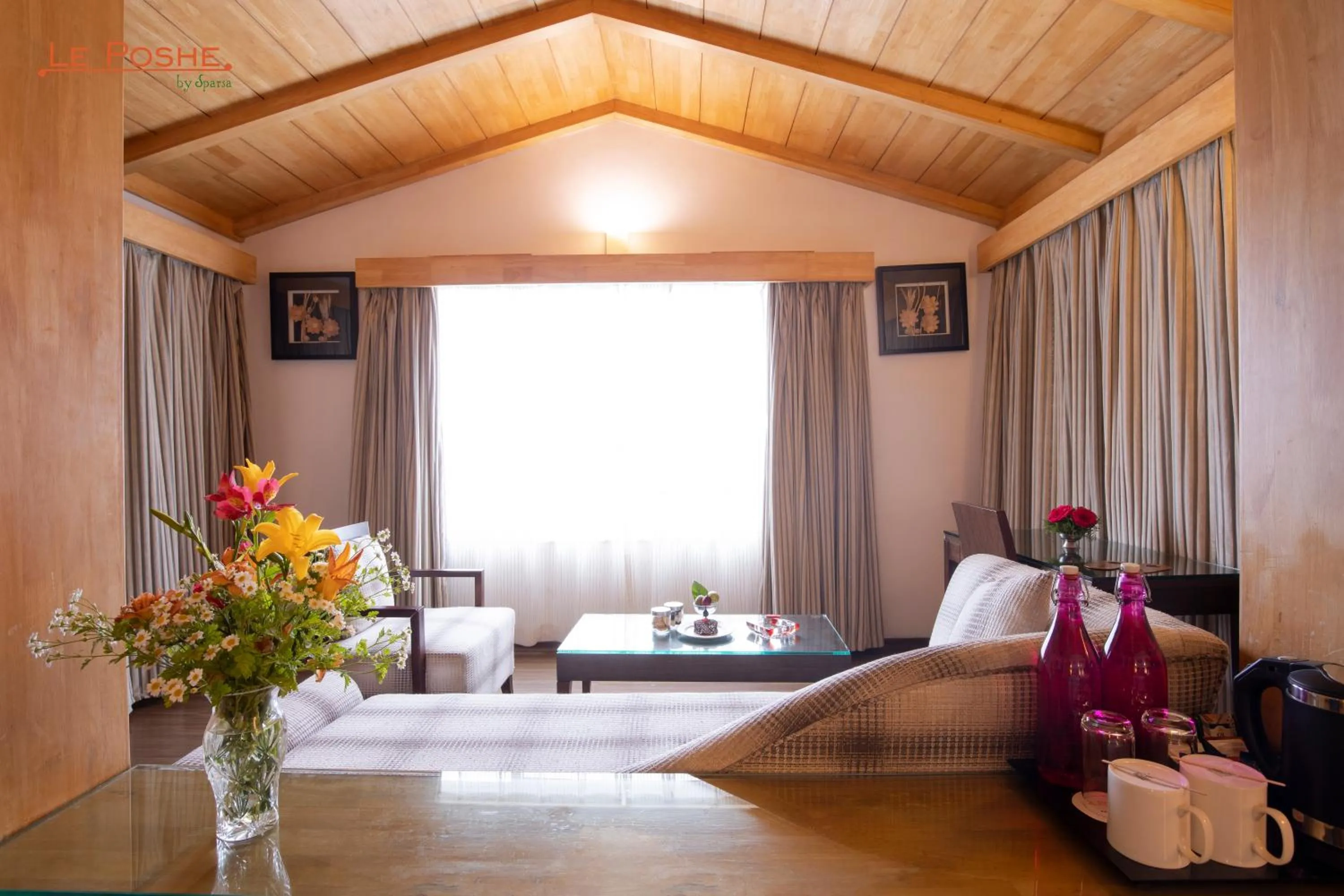 Living room, Bed in Le Poshe, Kodaikanal