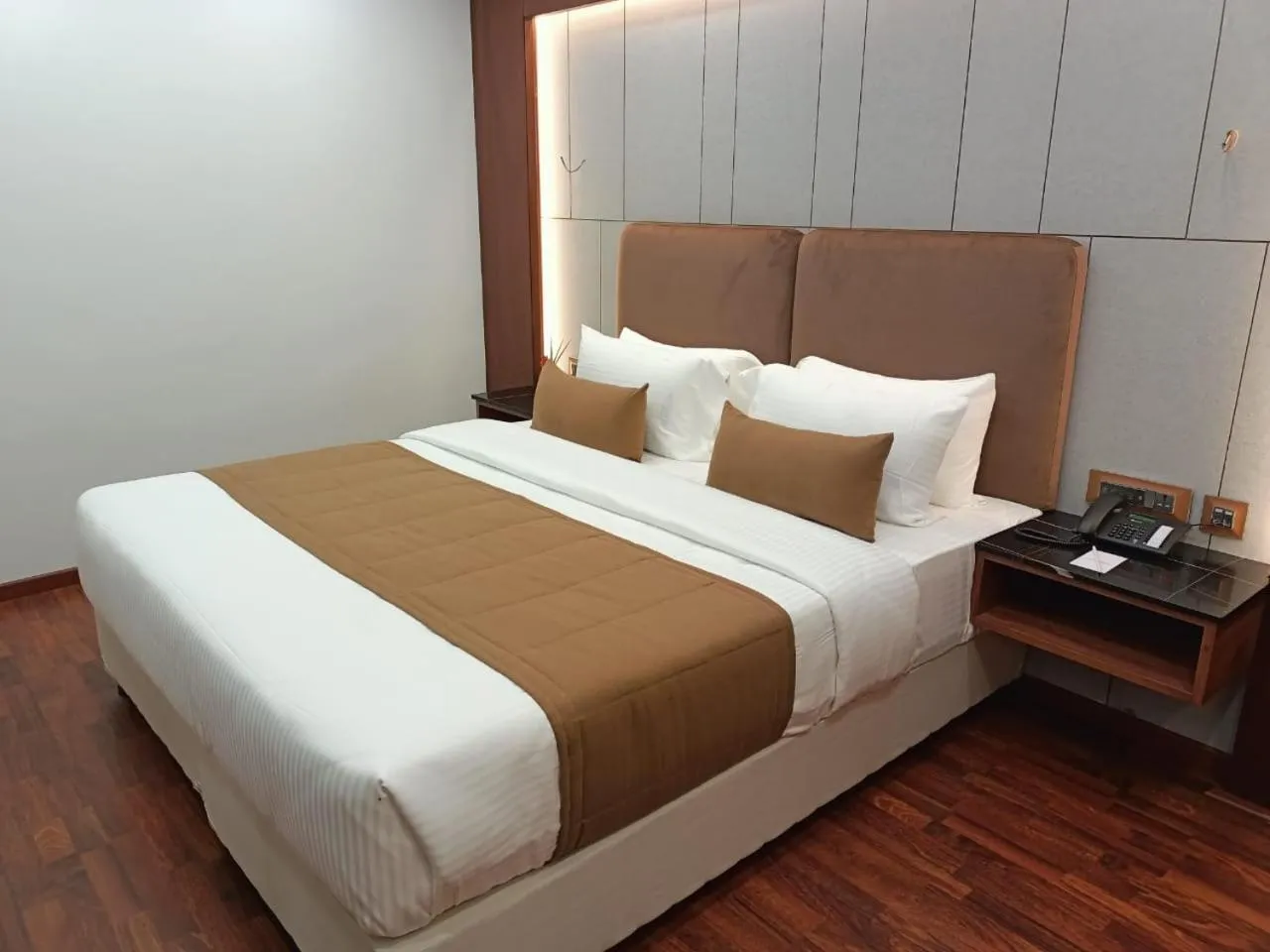 Bedroom, Bed in Le Poshe, Kodaikanal