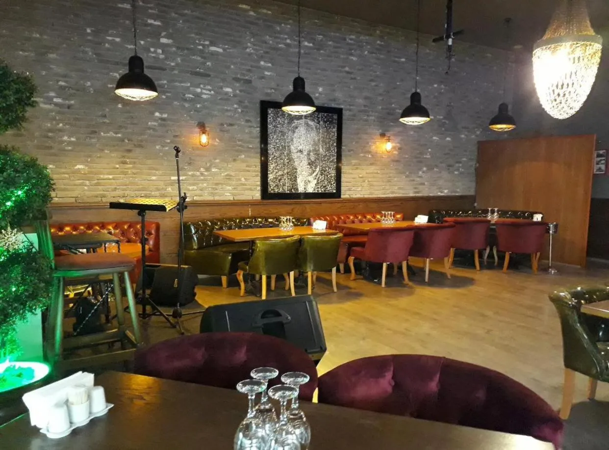 Restaurant/places to eat in NEW FALCON Palas OTEL