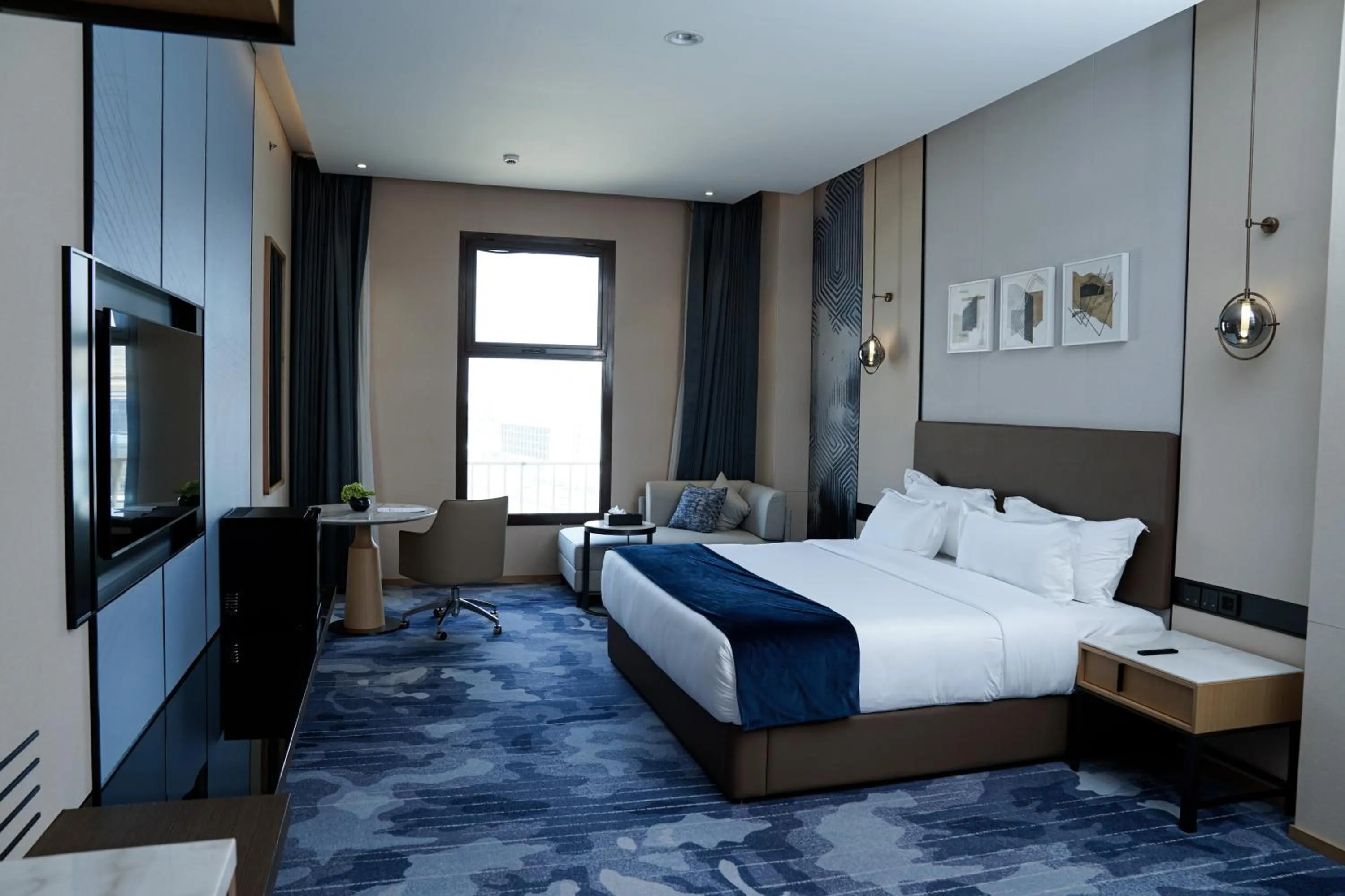 Bed in Best Western Plus Danat Almansak Hotel