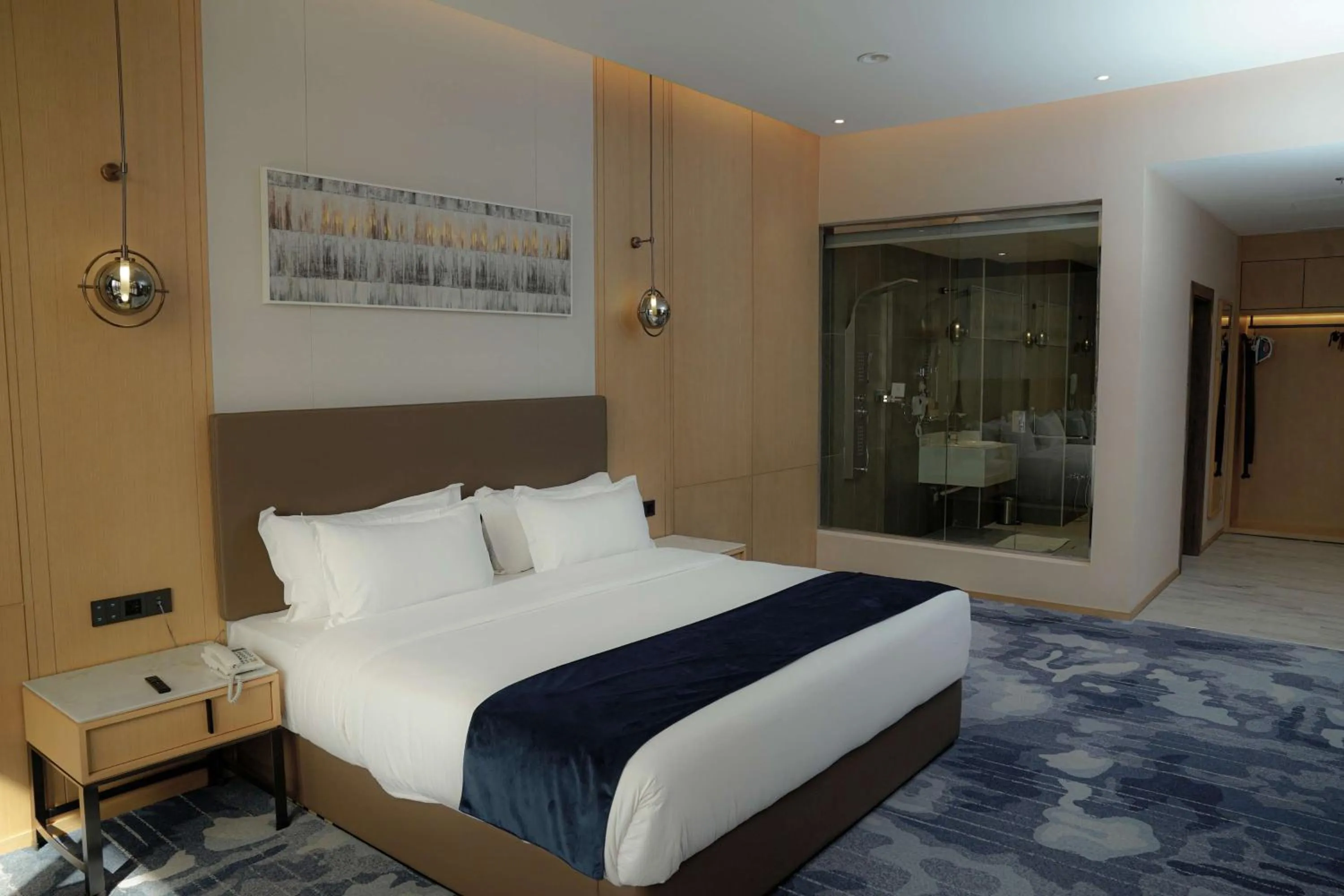 Photo of the whole room, Bed in Best Western Plus Danat Almansak Hotel