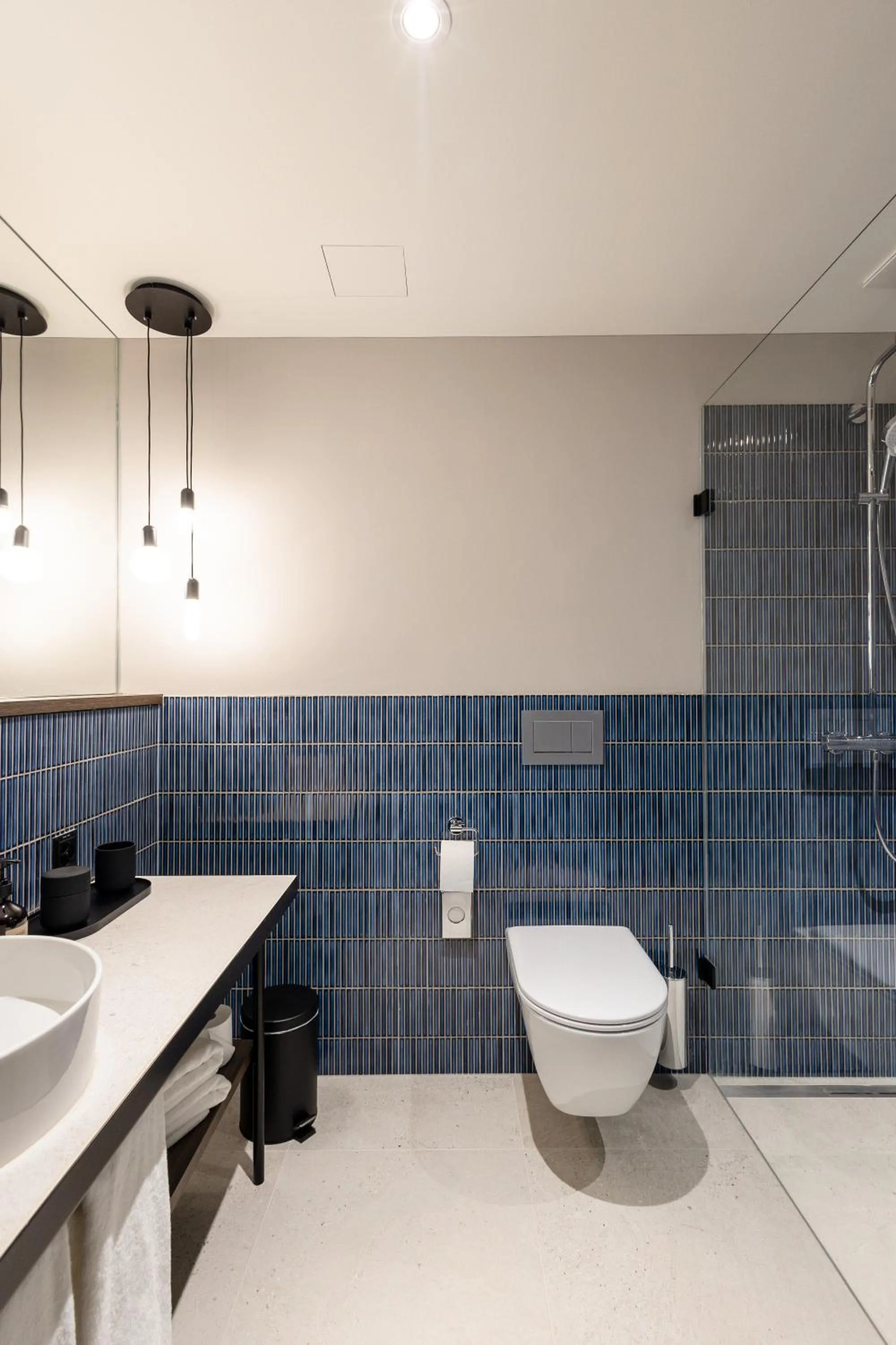 Shower in The Yarn Design & Business Hotel