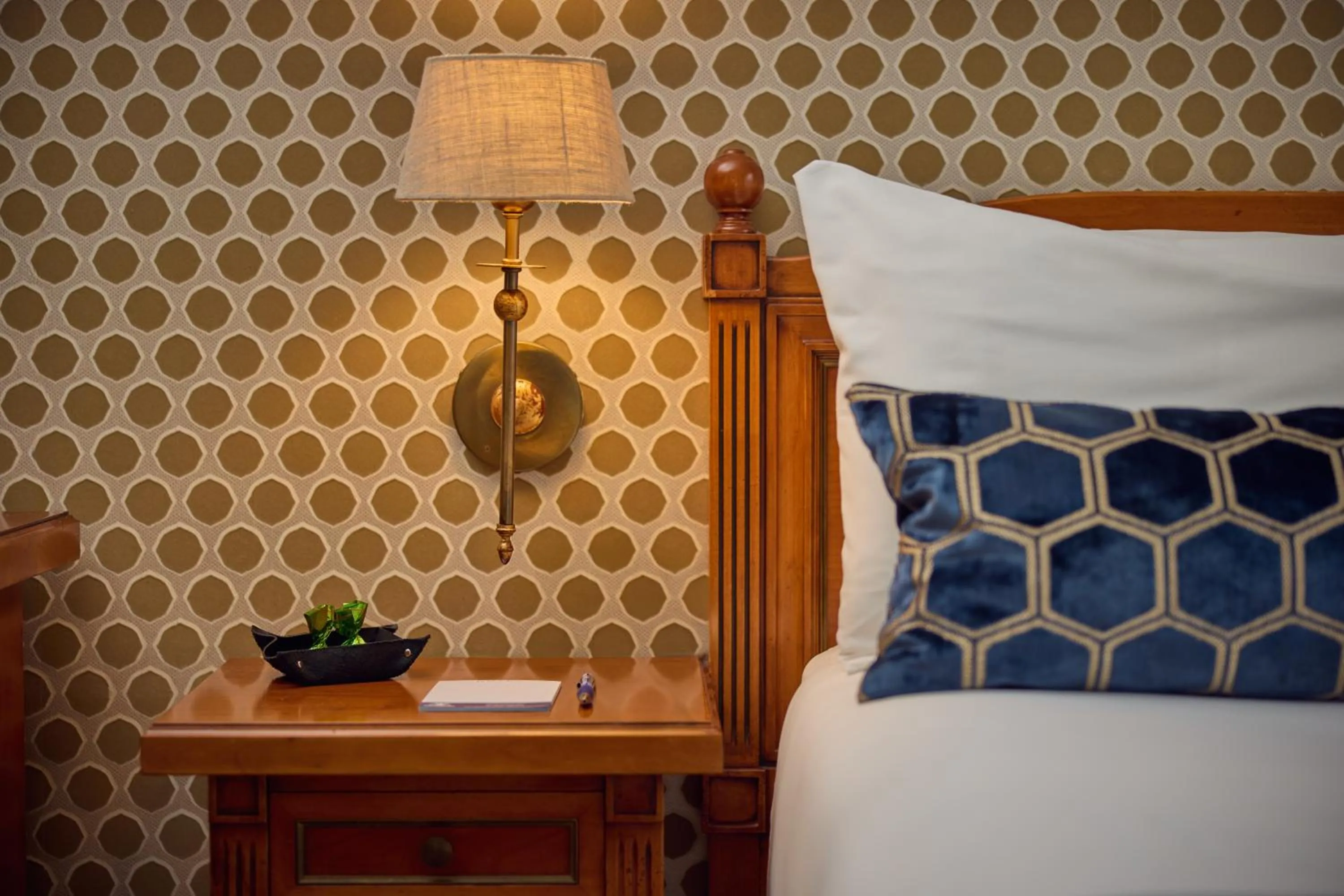 Bed in Dikker & Thijs Hotel