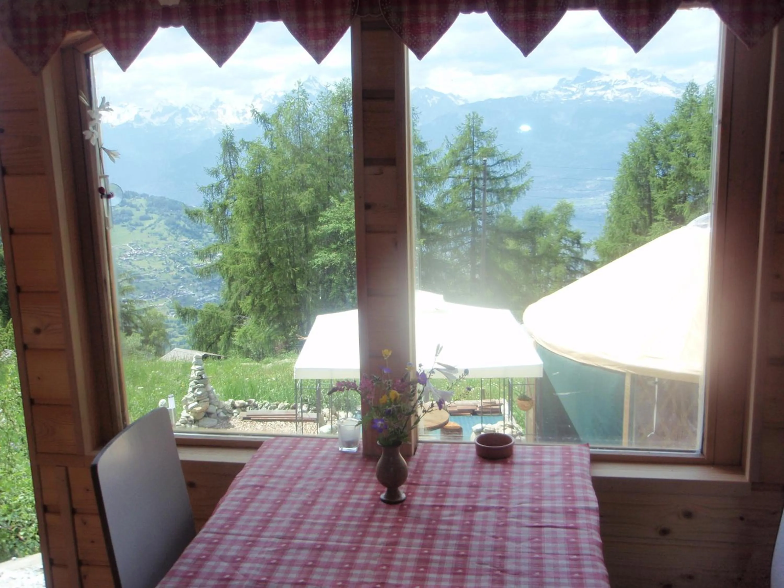 Balcony/Terrace in Les Gîtes du Cairn