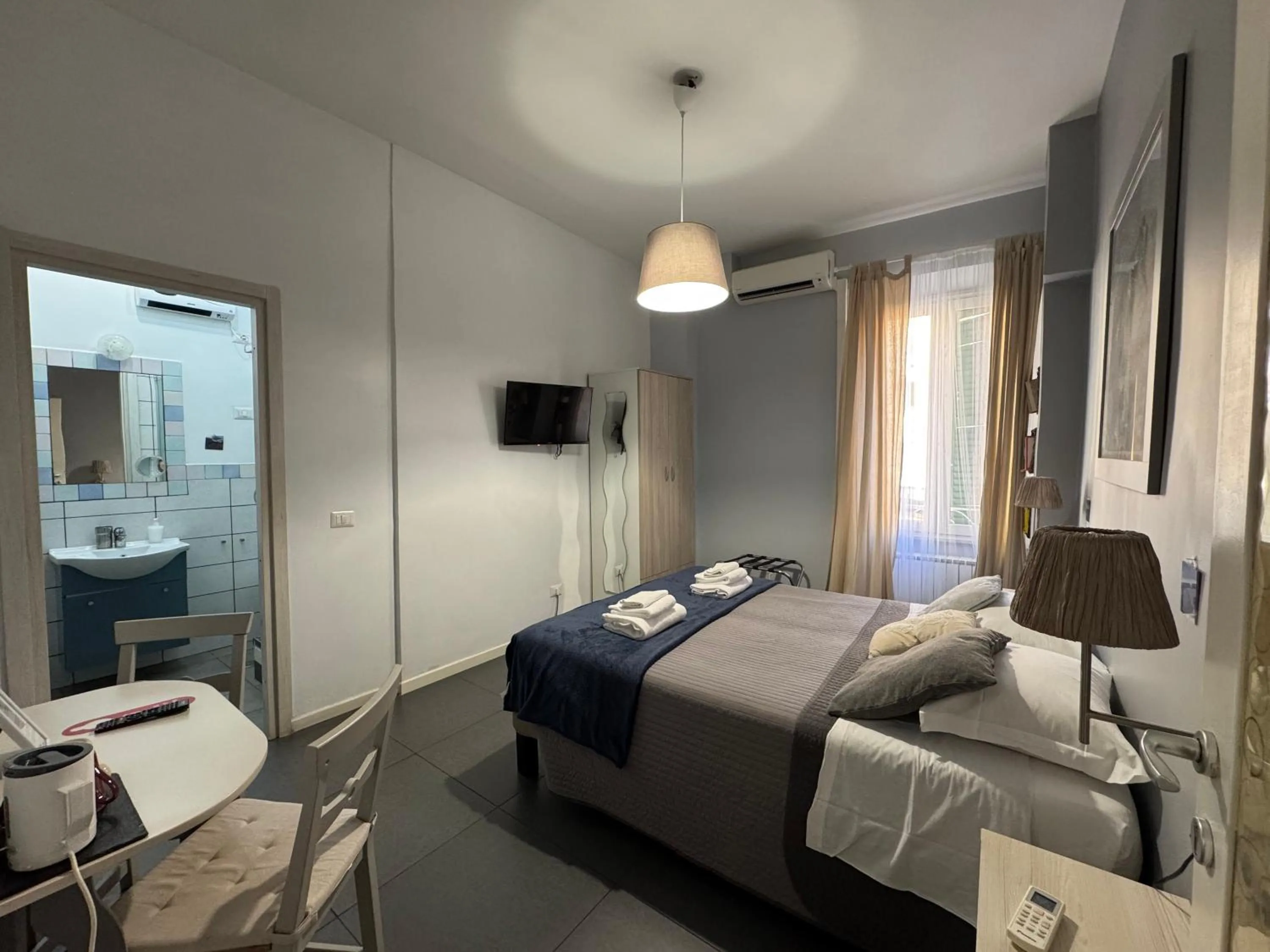 TV and multimedia, Bed in Le Due Civette Roma