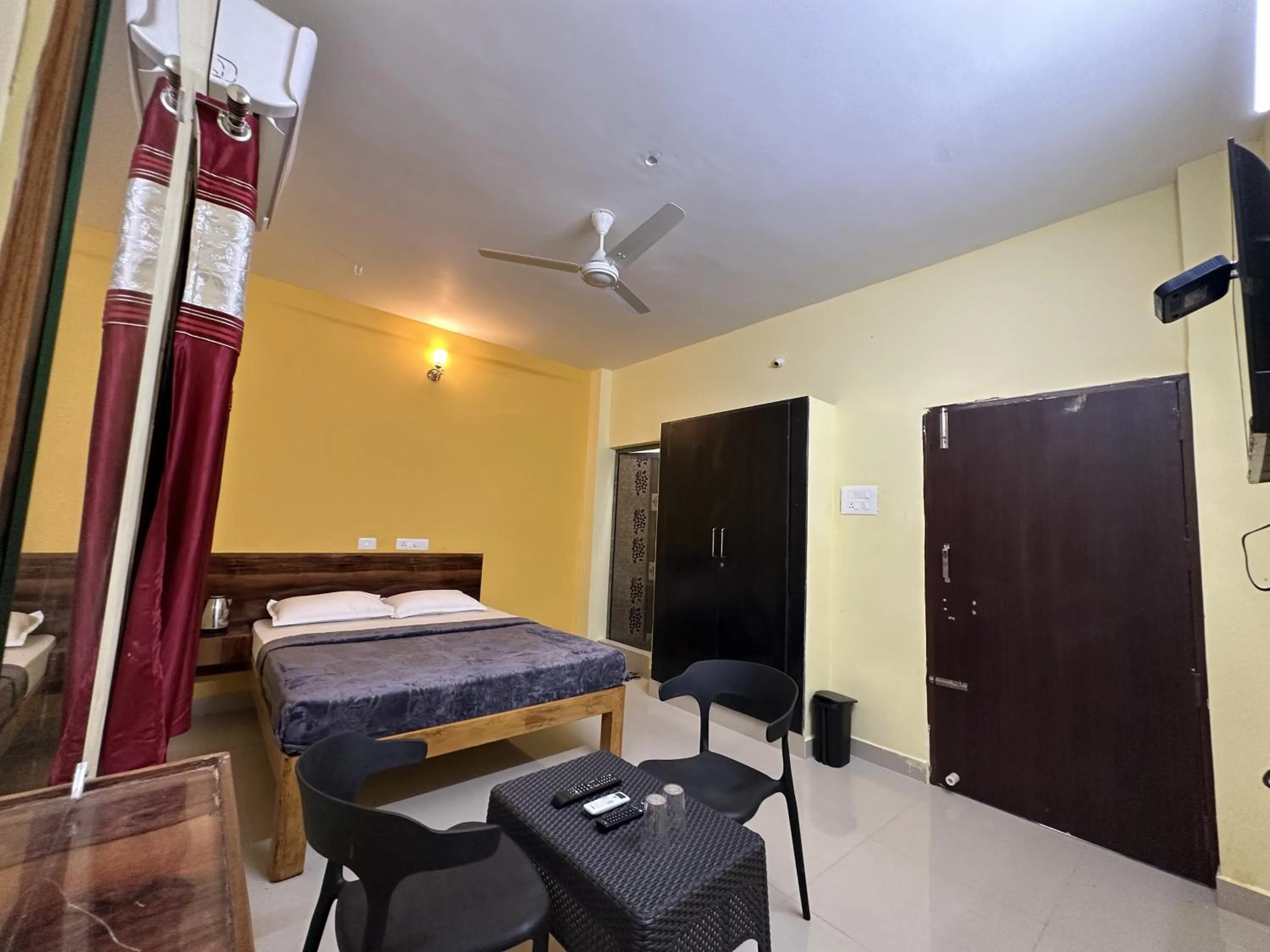 Property building, Bed in The Kaya Inn Srirangam