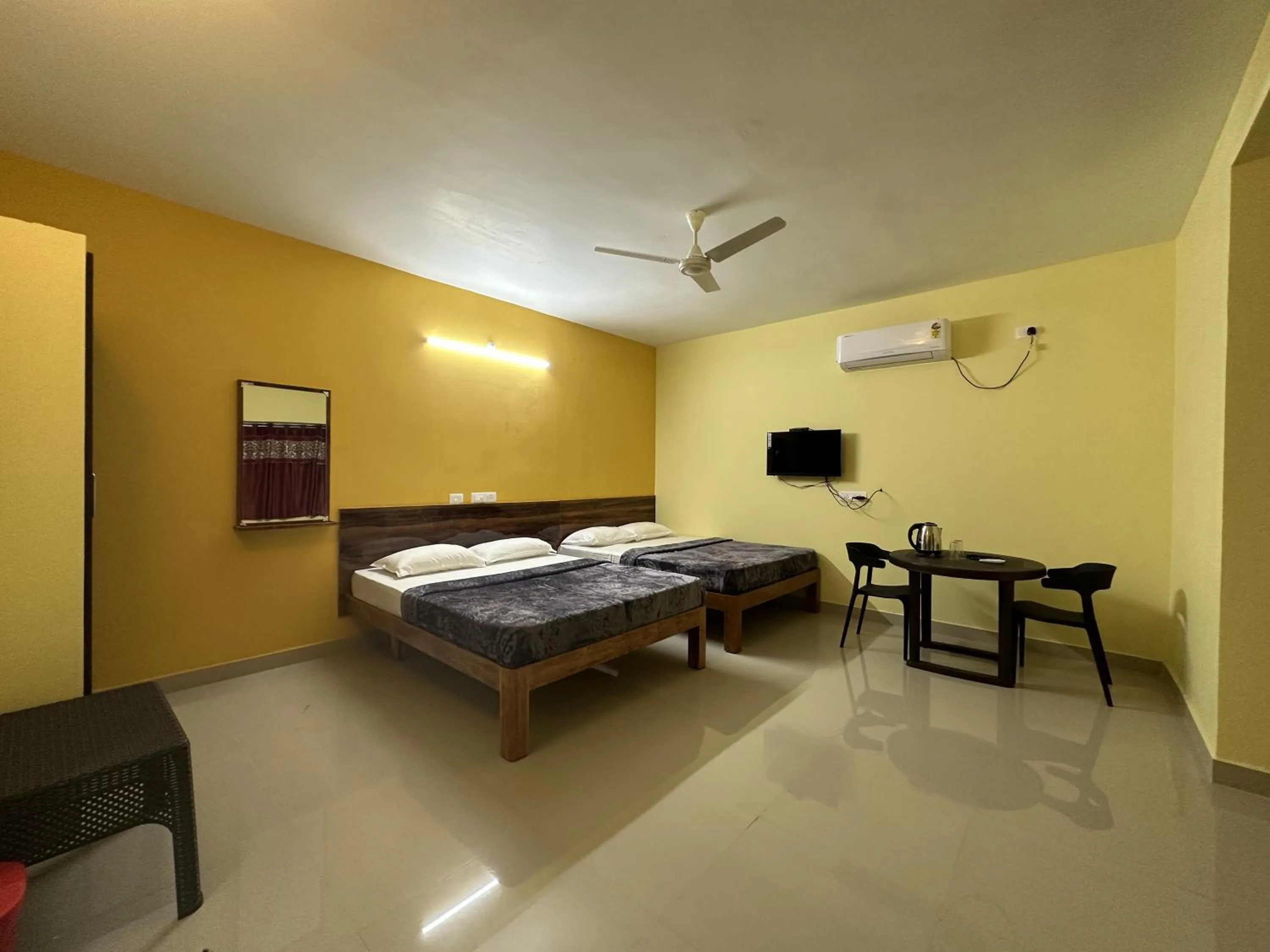 Property building, Bed in The Kaya Inn Srirangam