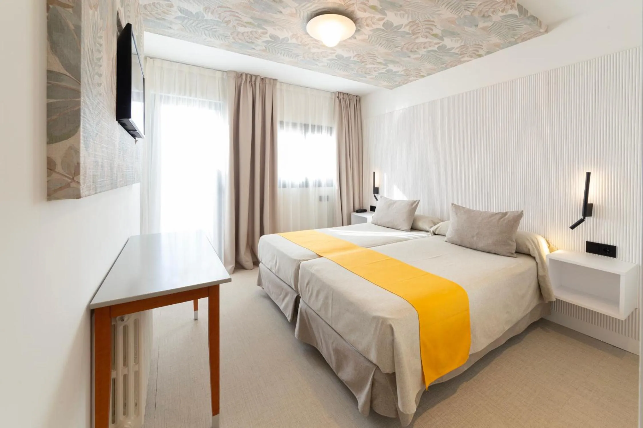 Bed in Hotel Oasis Plaza