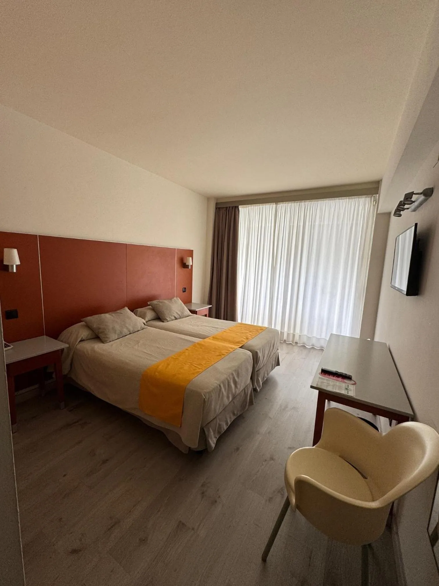 Bed in Hotel Oasis Plaza