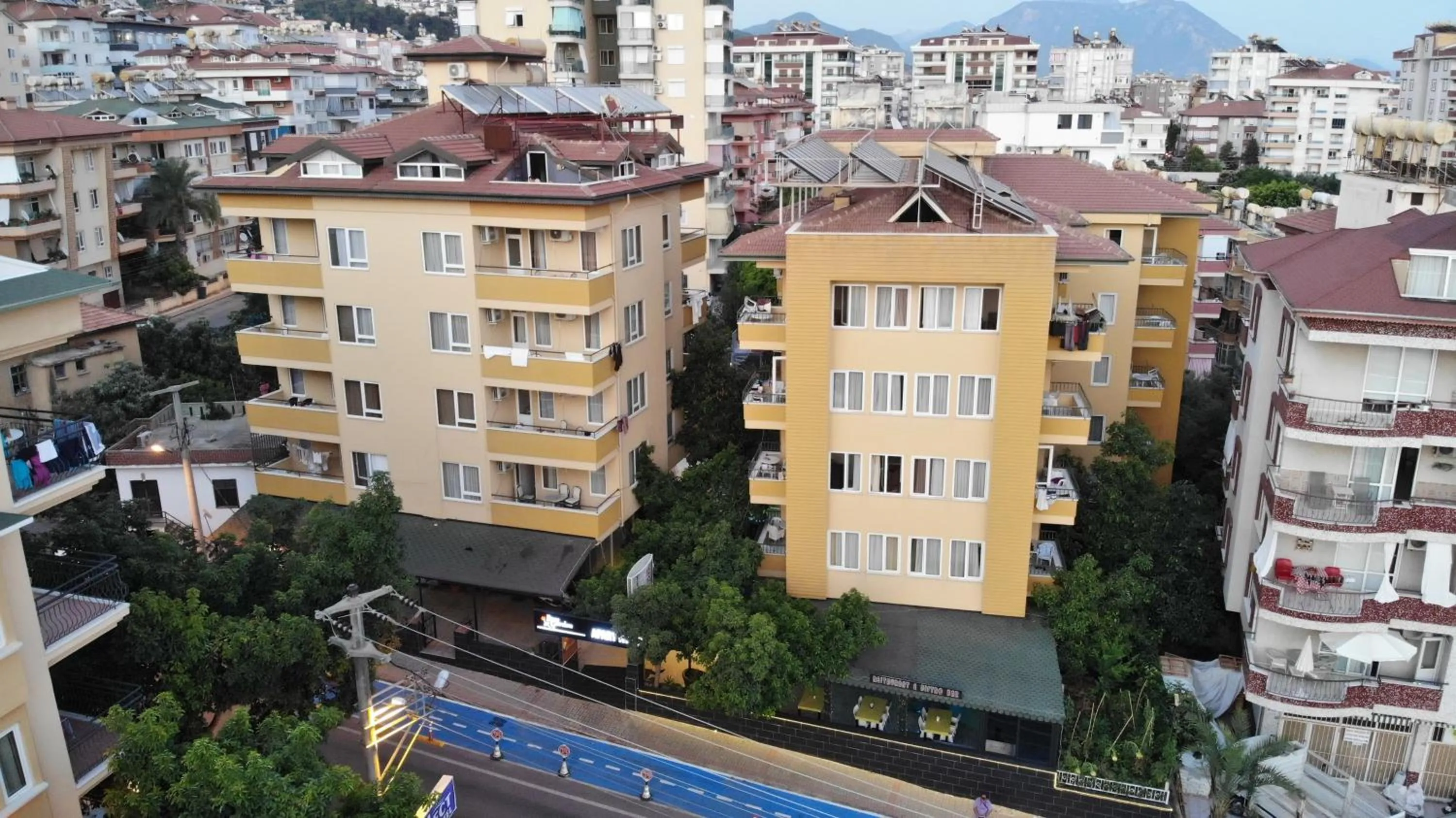 Property building in Rose Garden Apart Hotel