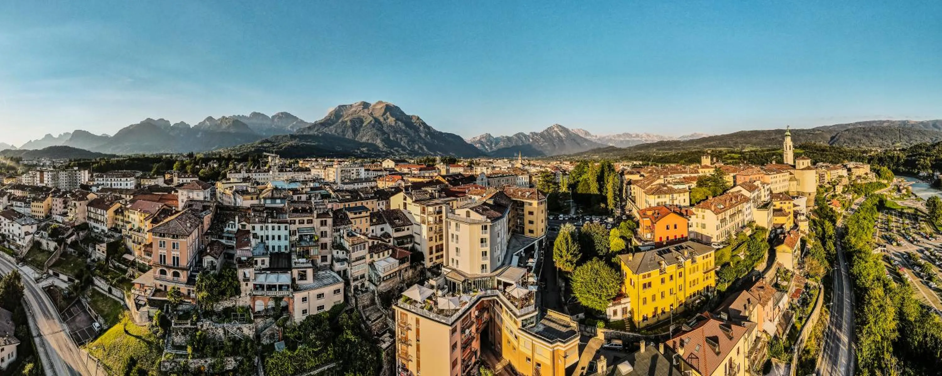 Facade/entrance in Suites Hotel Astor