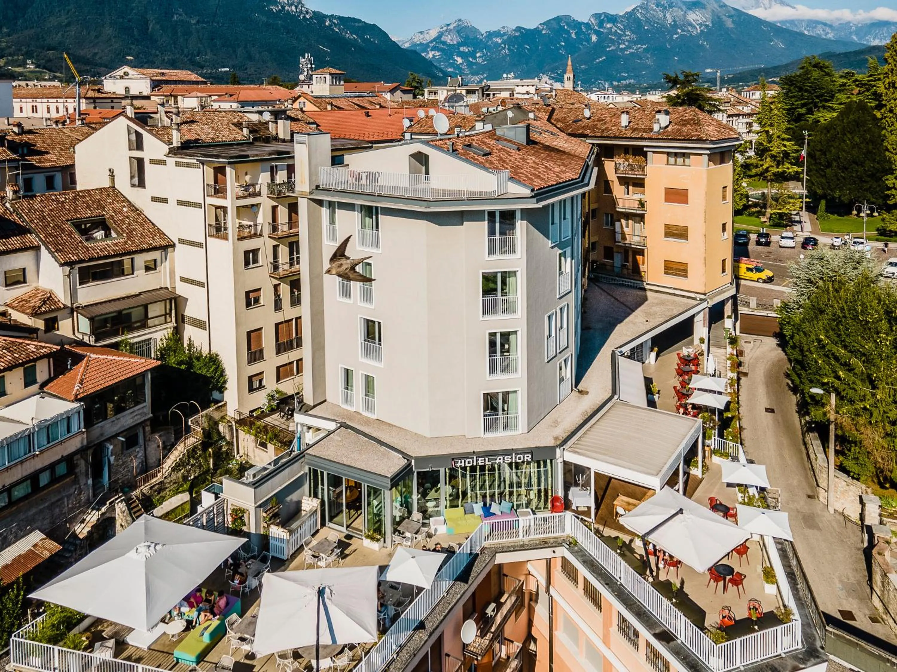 Facade/entrance in Suites Hotel Astor