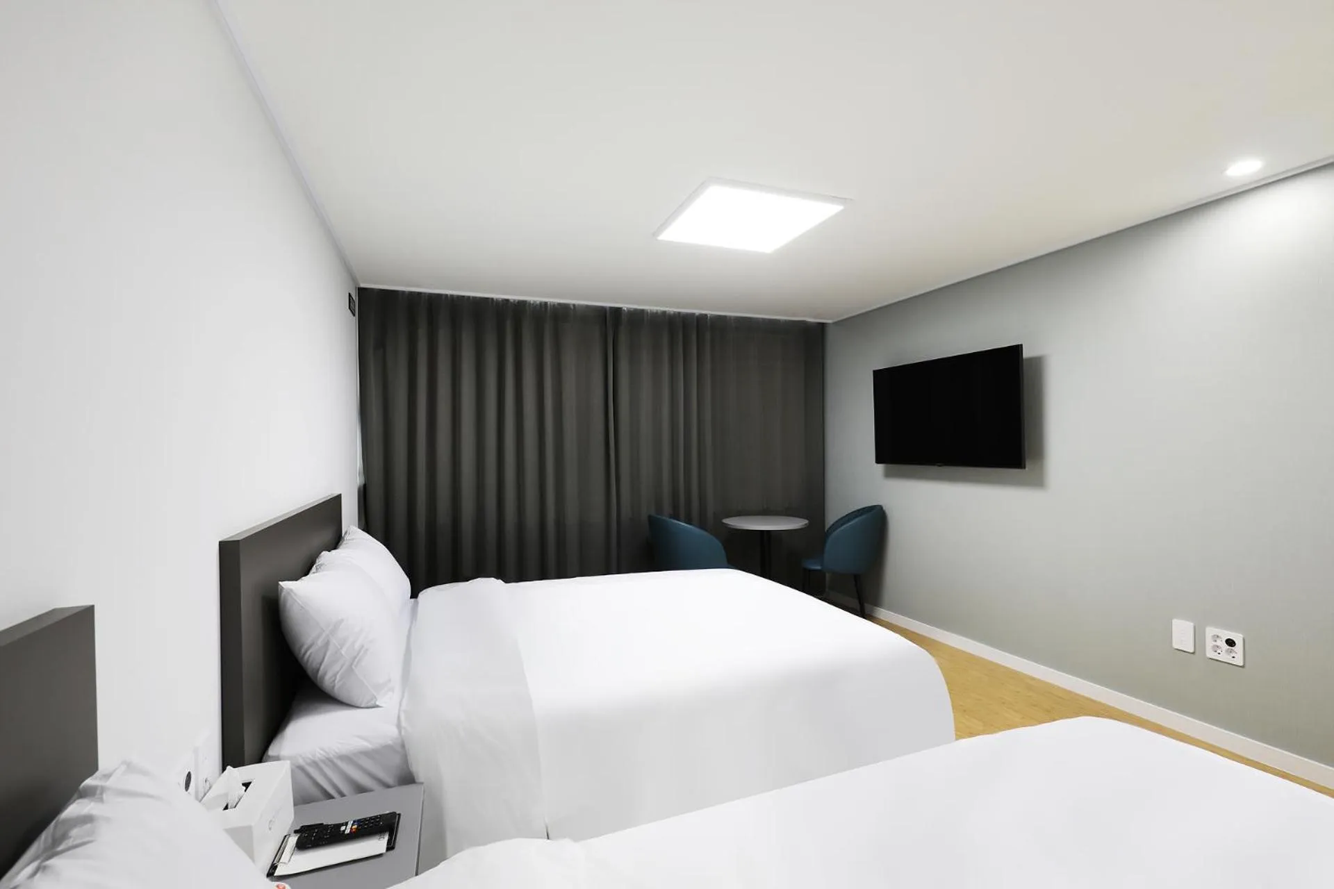 Bed in Mokpo Ocean Hotel