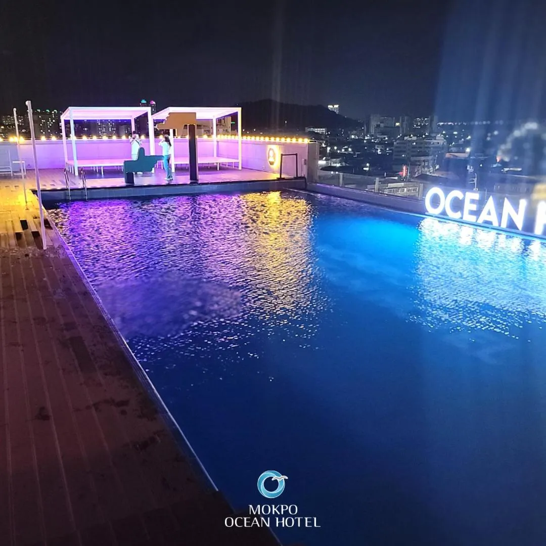 Swimming pool in Mokpo Ocean Hotel