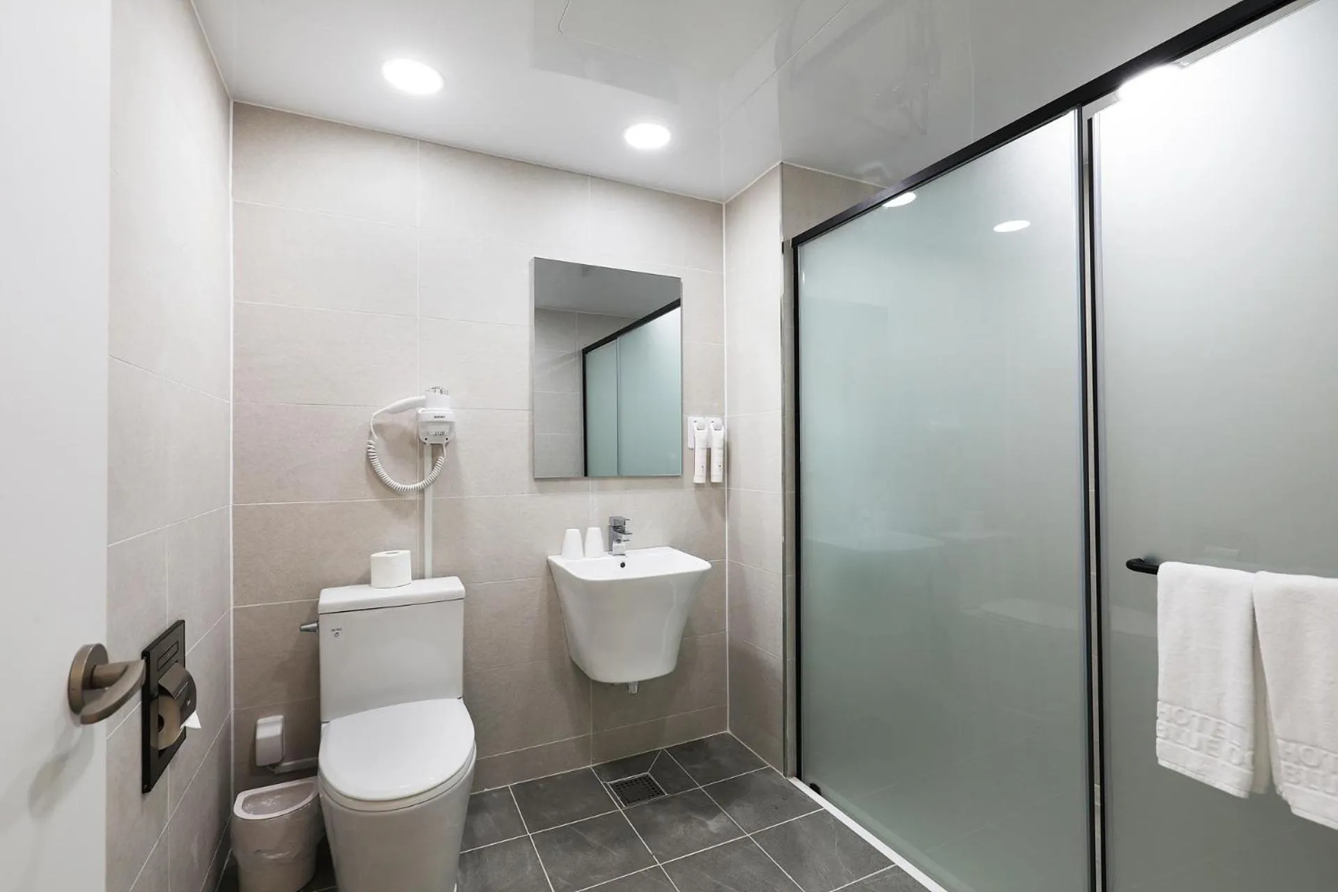 Shower in Mokpo Ocean Hotel