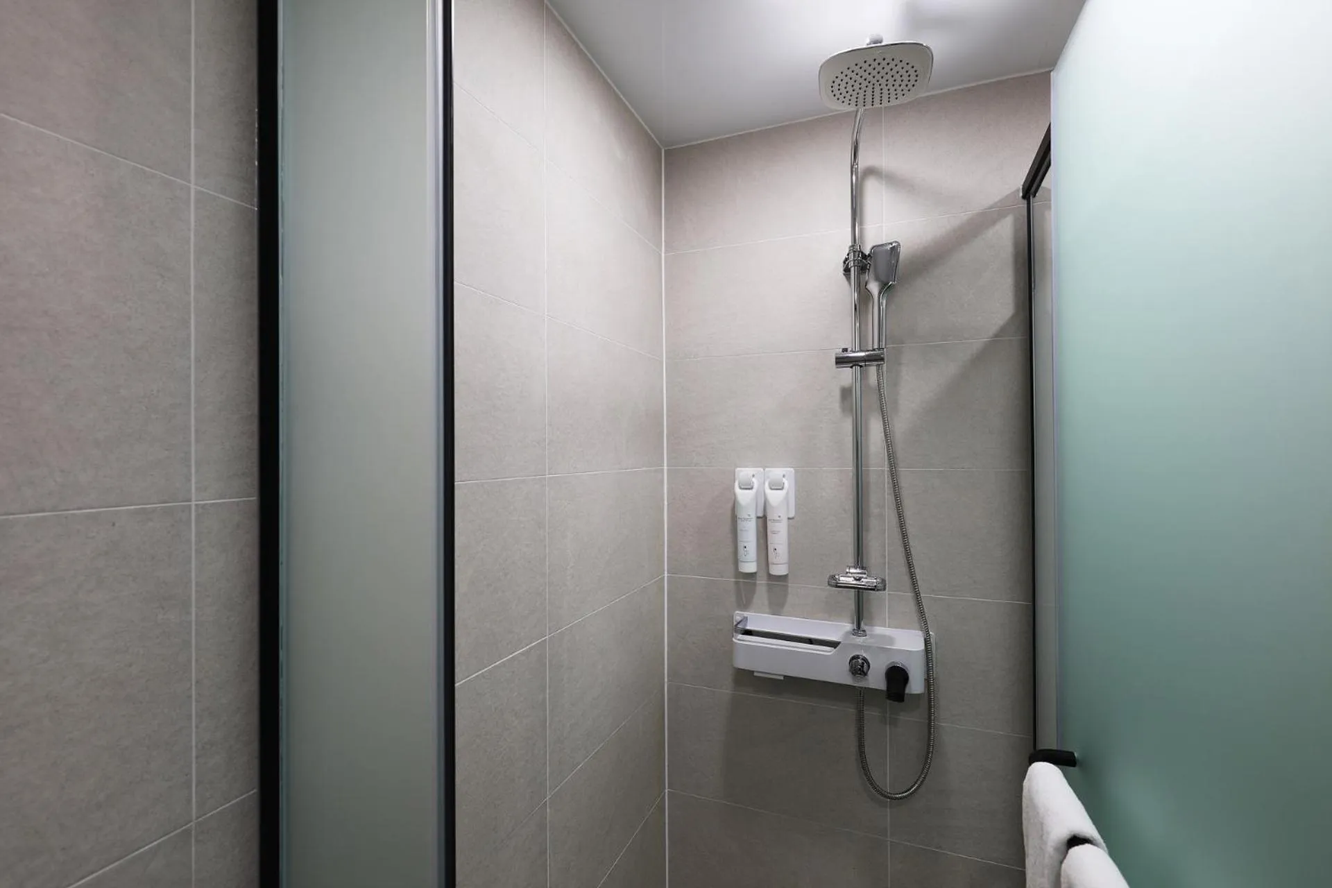 Shower in Mokpo Ocean Hotel