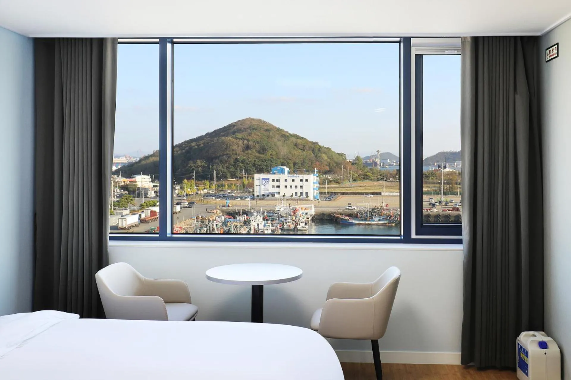 Natural landscape, Bed in Mokpo Ocean Hotel