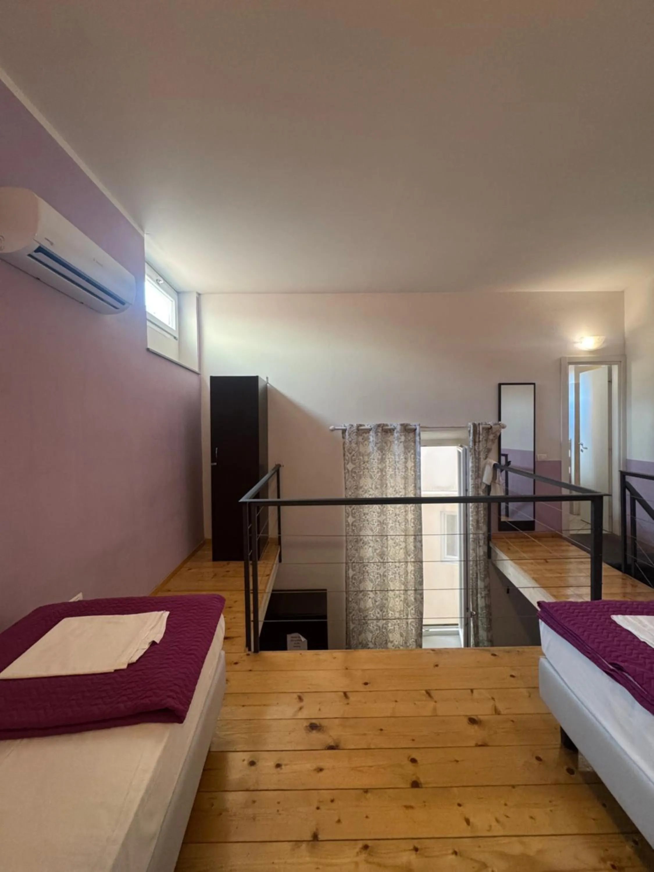 Bed in Emerald Palace