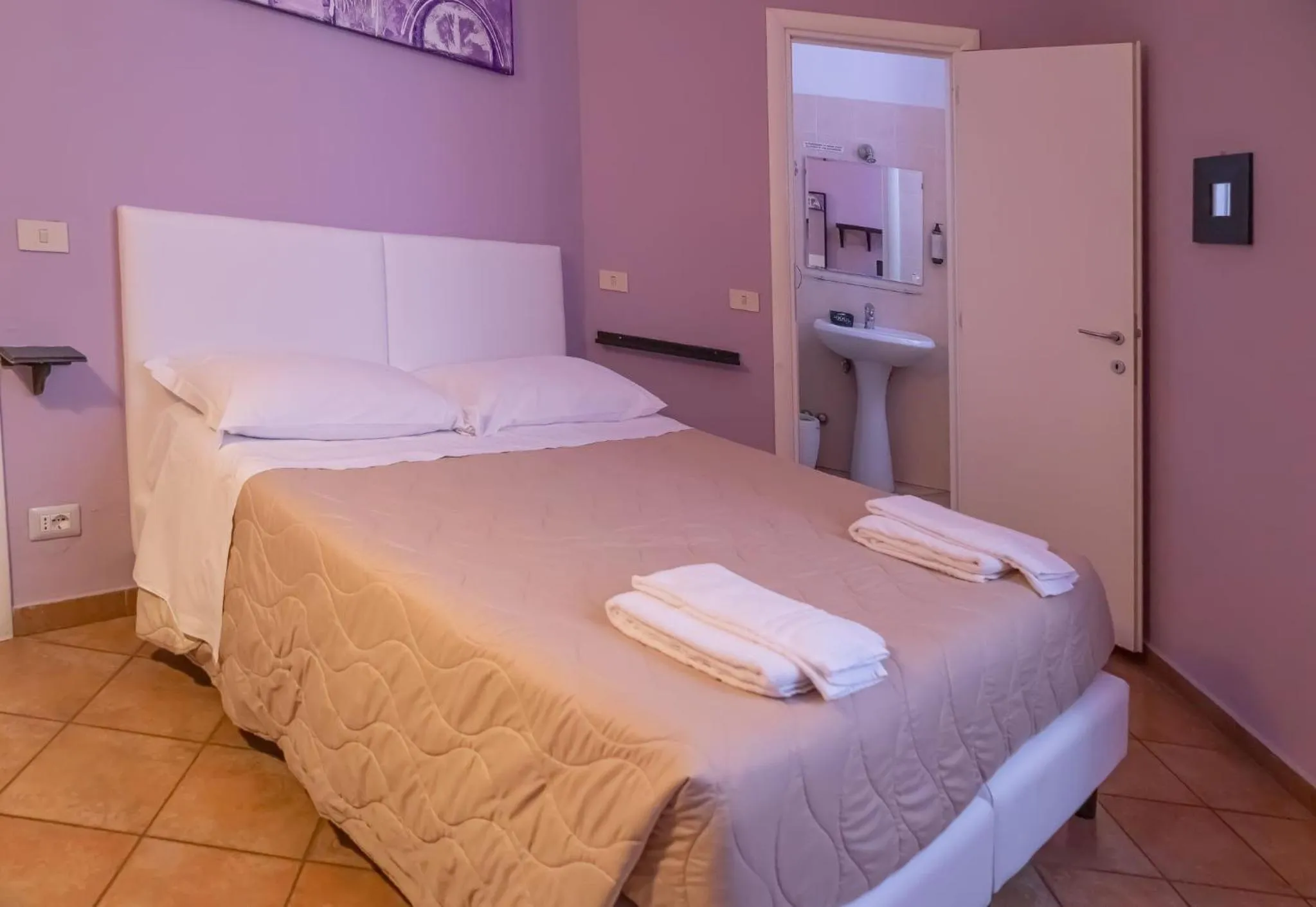 Bed in Emerald Palace