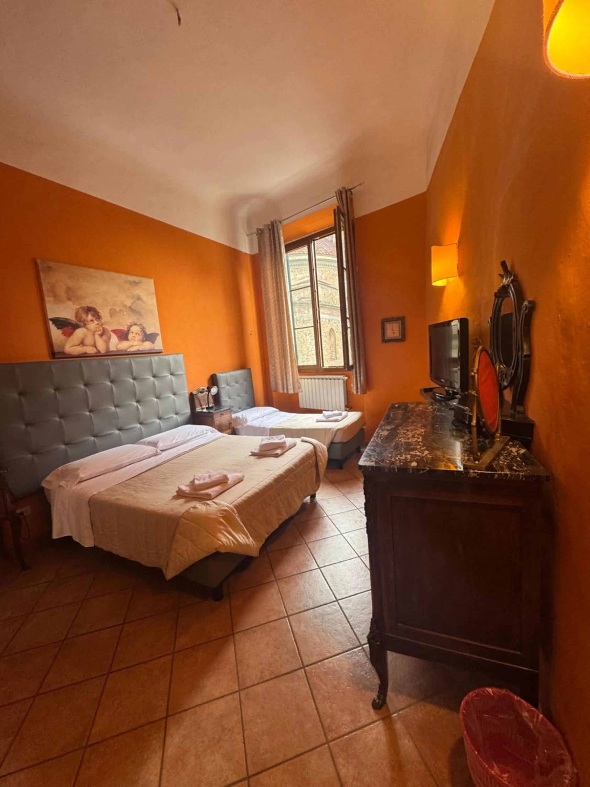 Bed in Emerald Palace