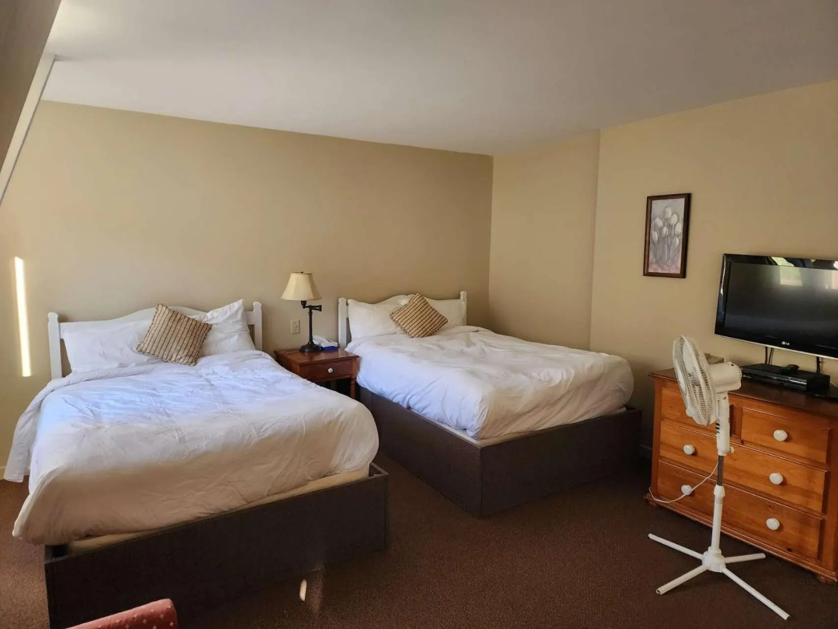 Bedroom, Bed in Auberge des Nuages