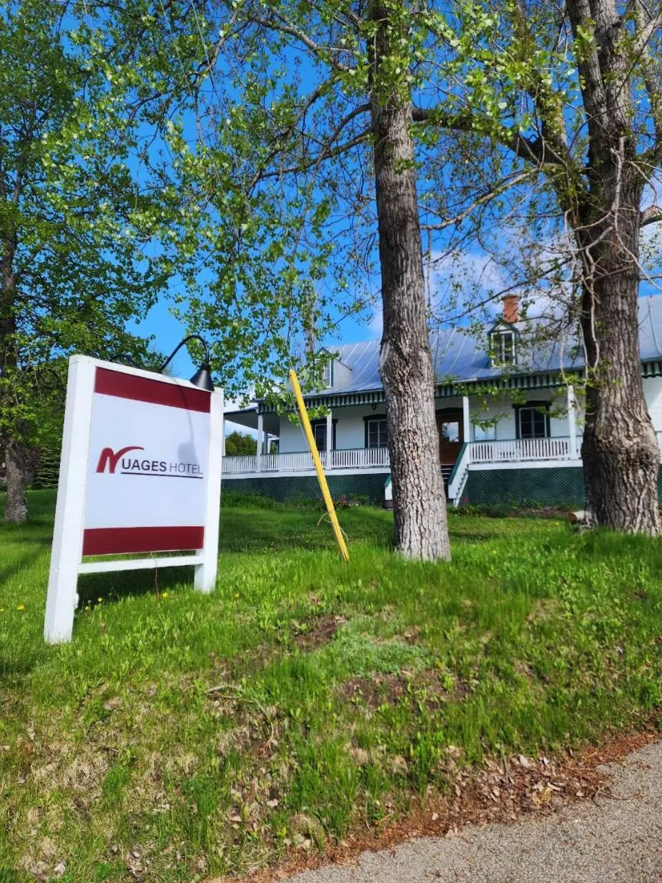 Property building in Auberge des Nuages