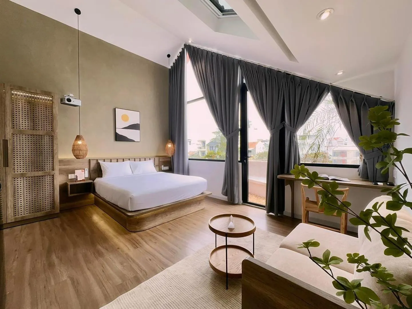 Bed in Kin Wander Tân Phong, The Moonage