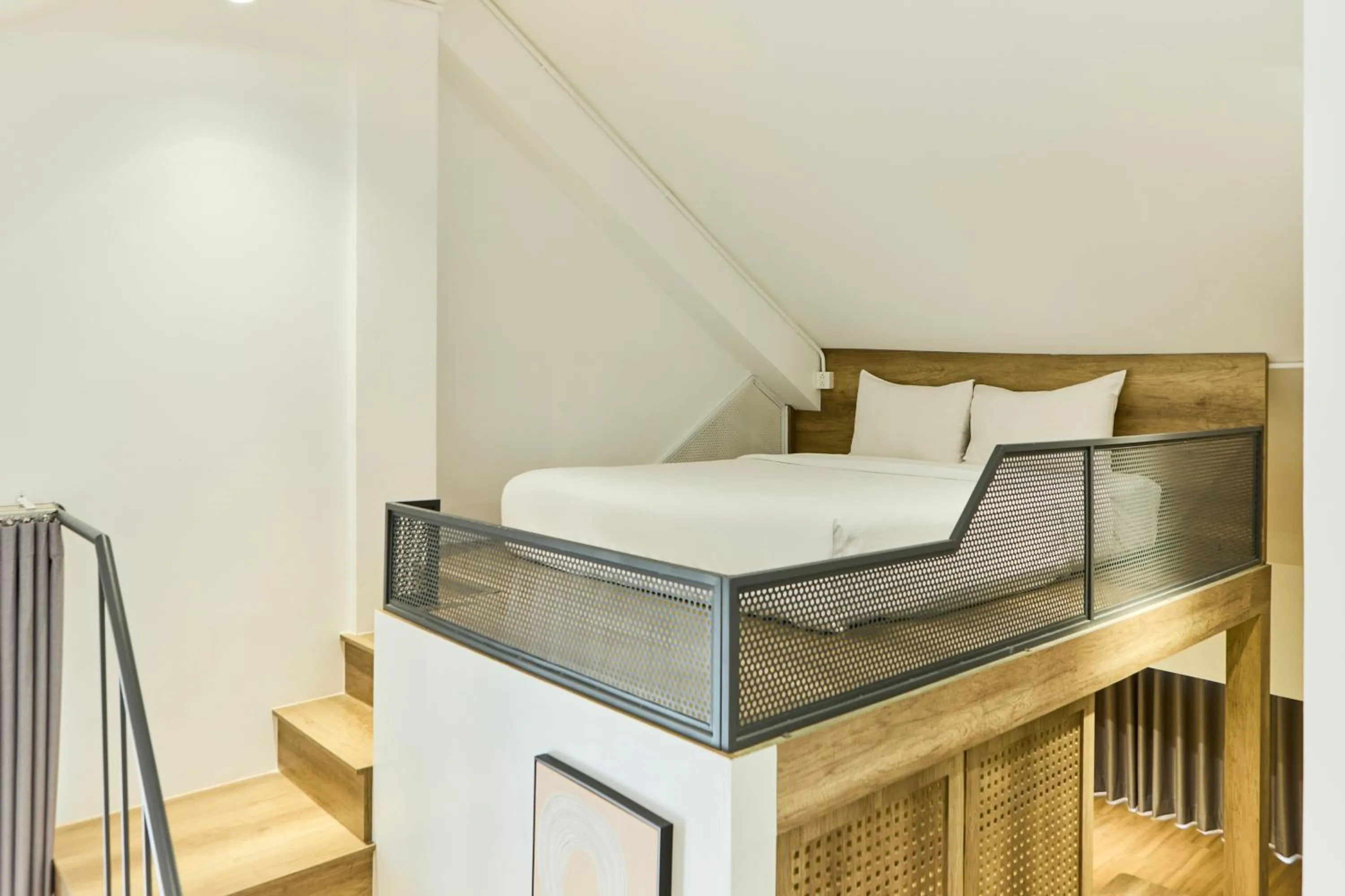 Bedroom, Bed in Kin Wander Tân Phong, The Moonage