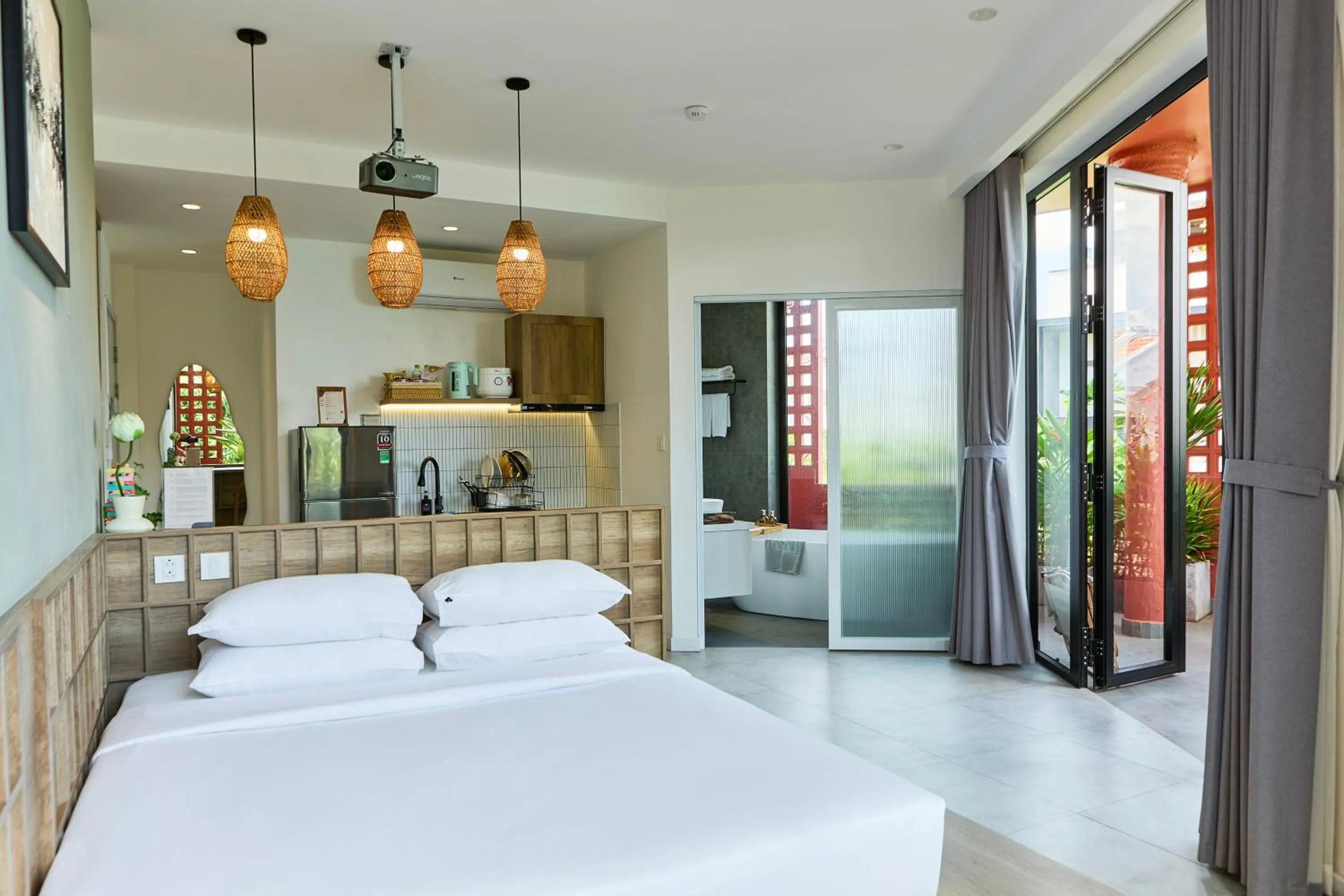 Bed in Kin Wander Tân Phong, The Moonage