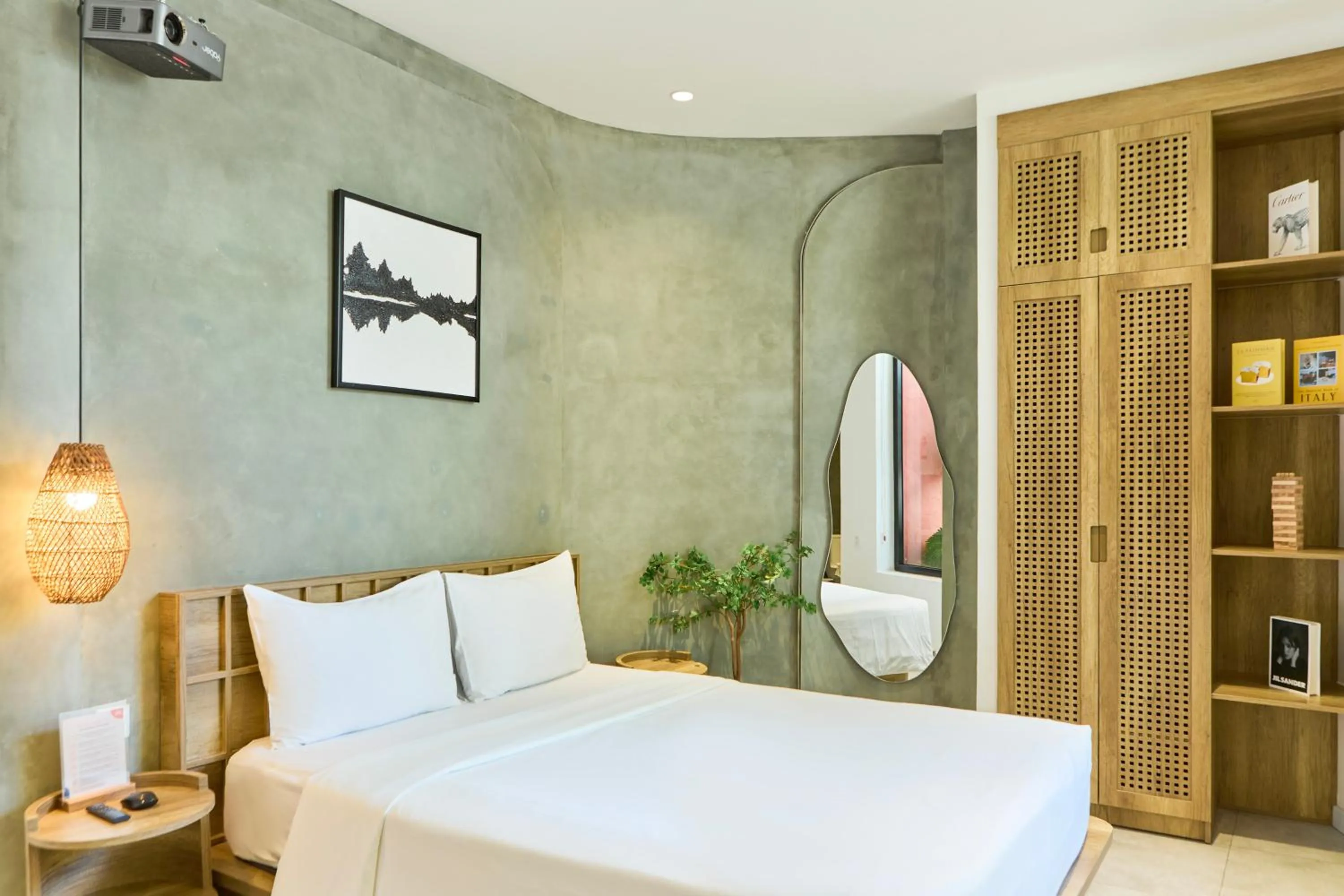 Bed in Kin Wander Tân Phong, The Moonage