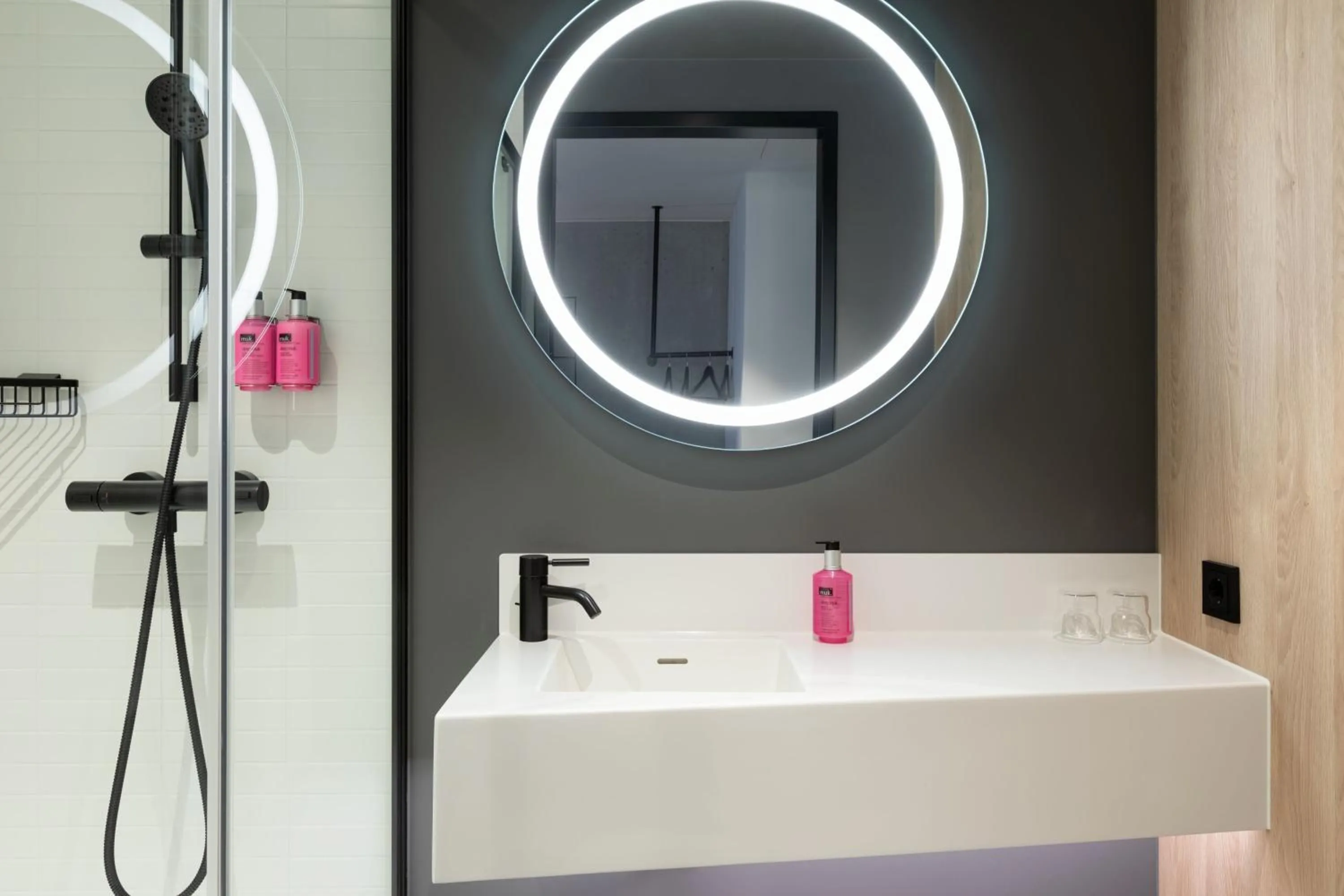 Bathroom in Moxy Outletcity Metzingen