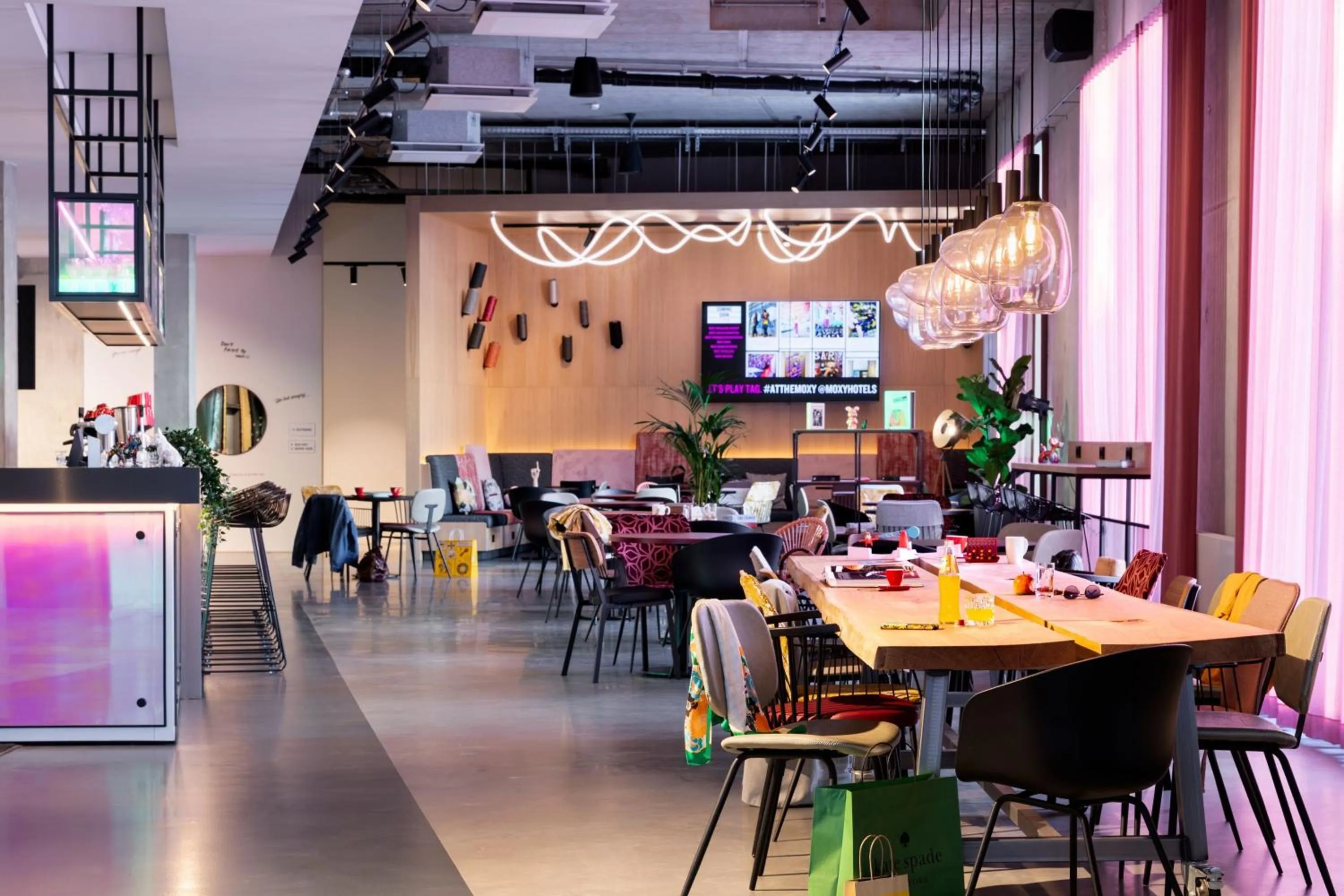 Lobby or reception in Moxy Outletcity Metzingen