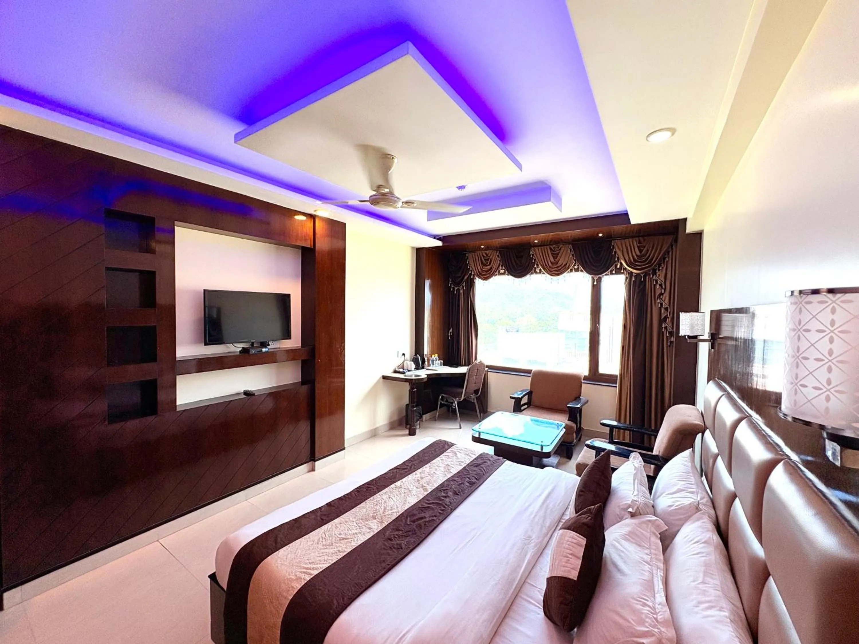 TV and multimedia in Hotel Crystal Ganga Heights 5 Min from Har Ki Pauri