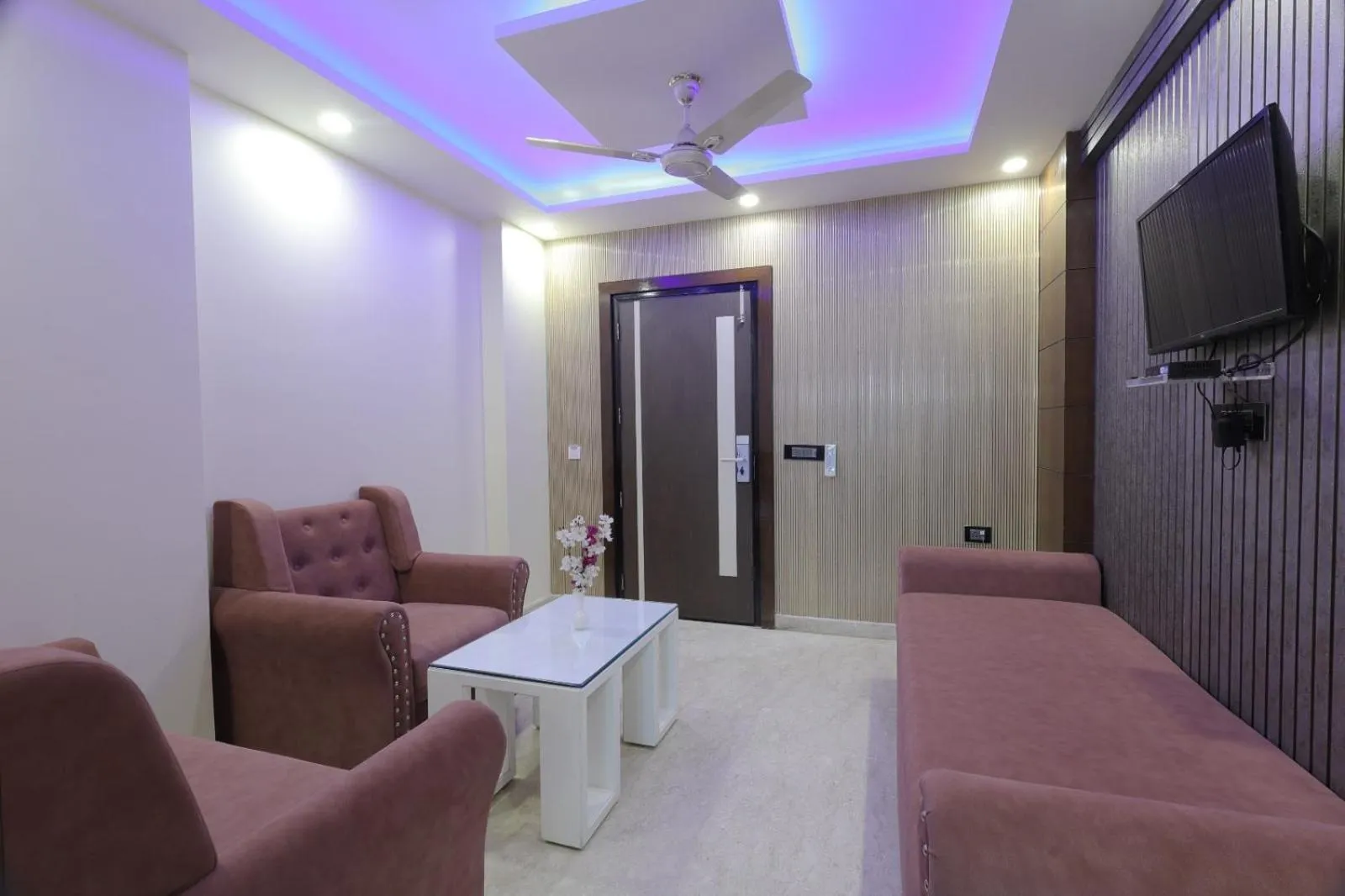 TV and multimedia in Hotel Crystal Ganga Heights 5 Min from Har Ki Pauri