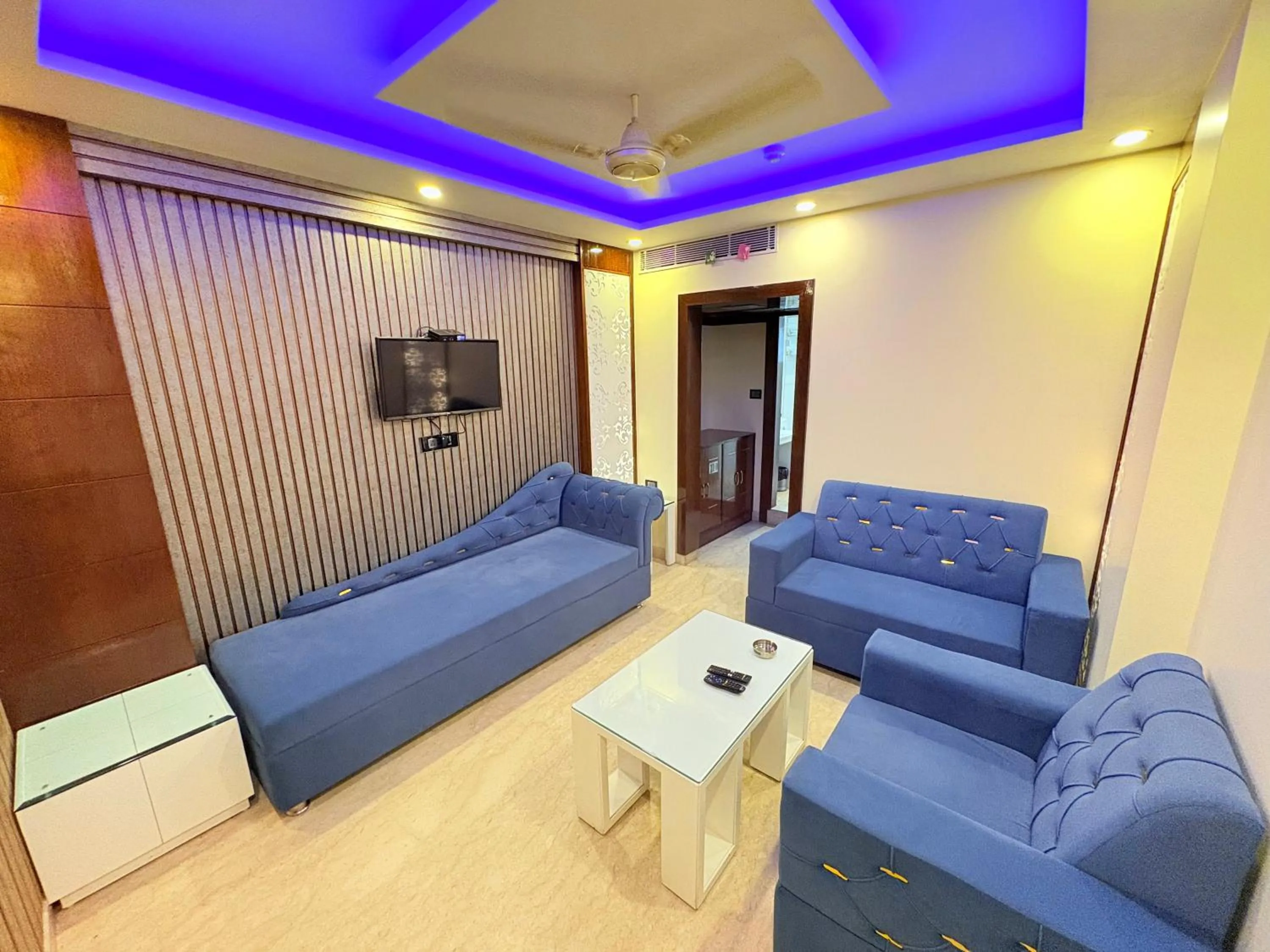 TV and multimedia in Hotel Crystal Ganga Heights 5 Min from Har Ki Pauri