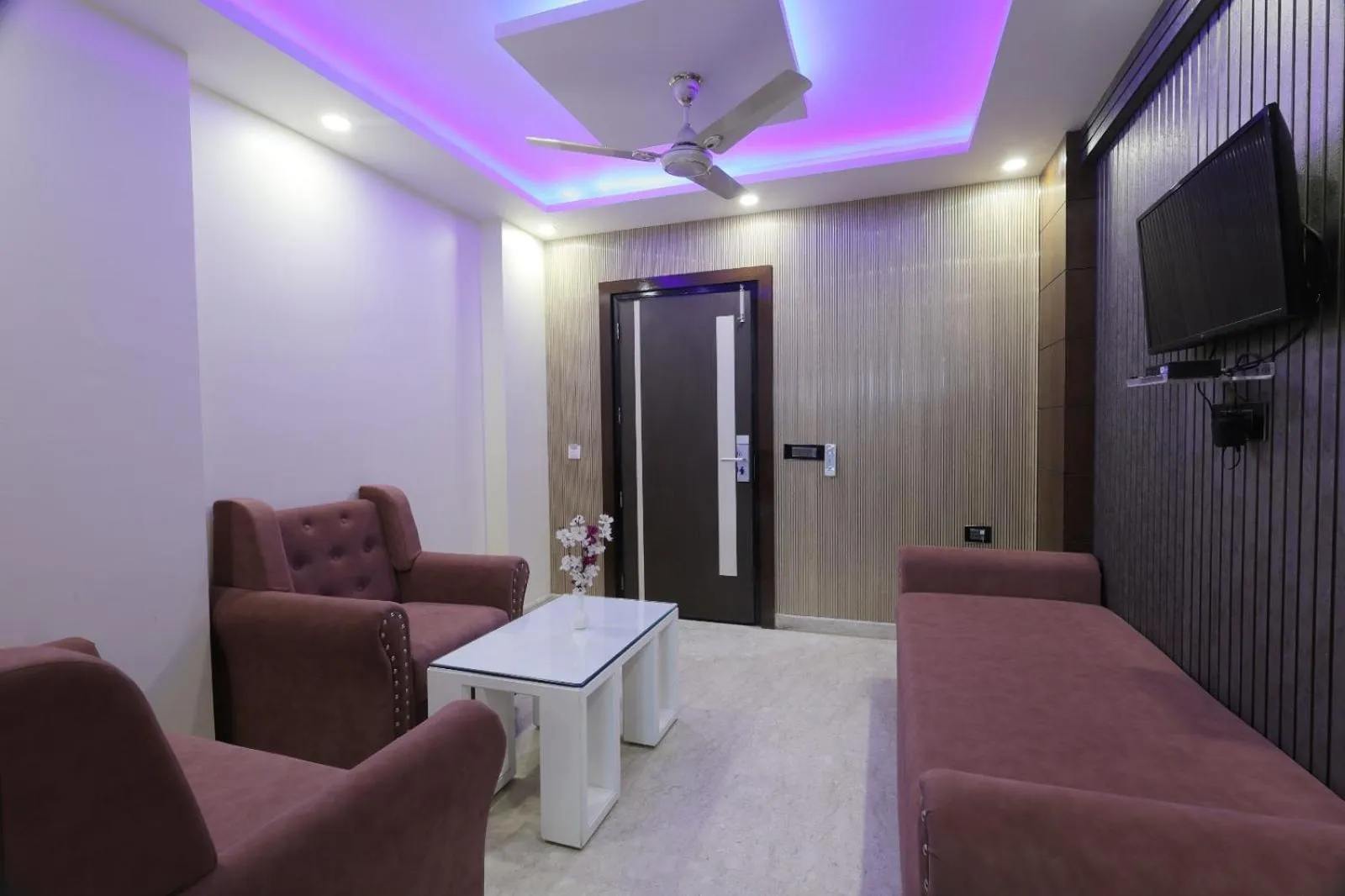 TV and multimedia in Hotel Crystal Ganga Heights 5 Min from Har Ki Pauri