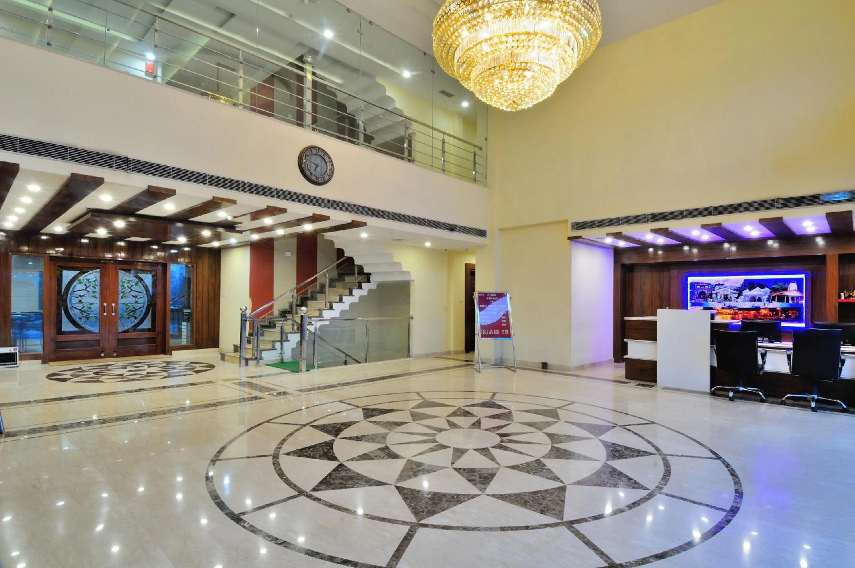 Lobby or reception in Hotel Crystal Ganga Heights 5 Min from Har Ki Pauri